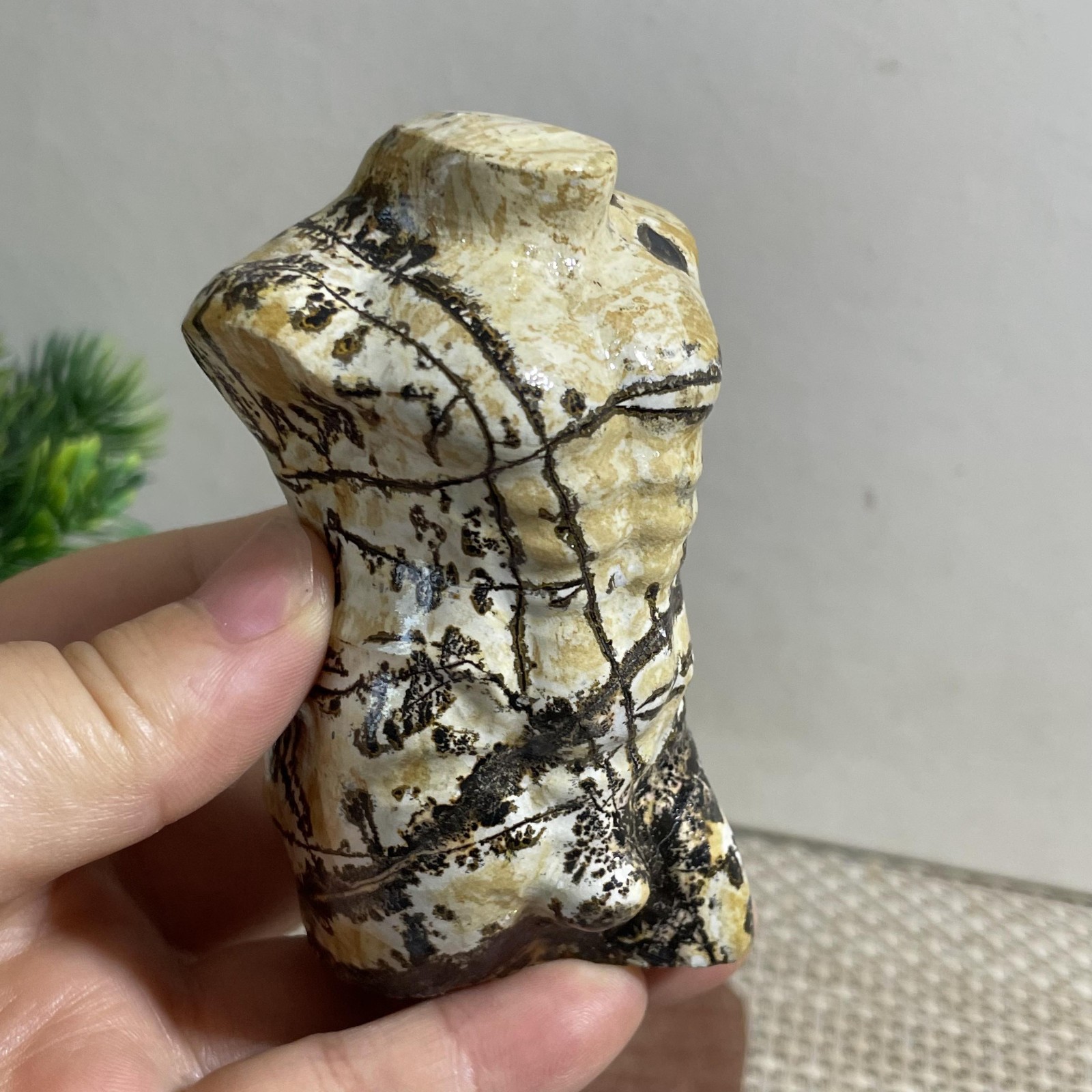 206g Rare natural Chinese painting hand carved male model
