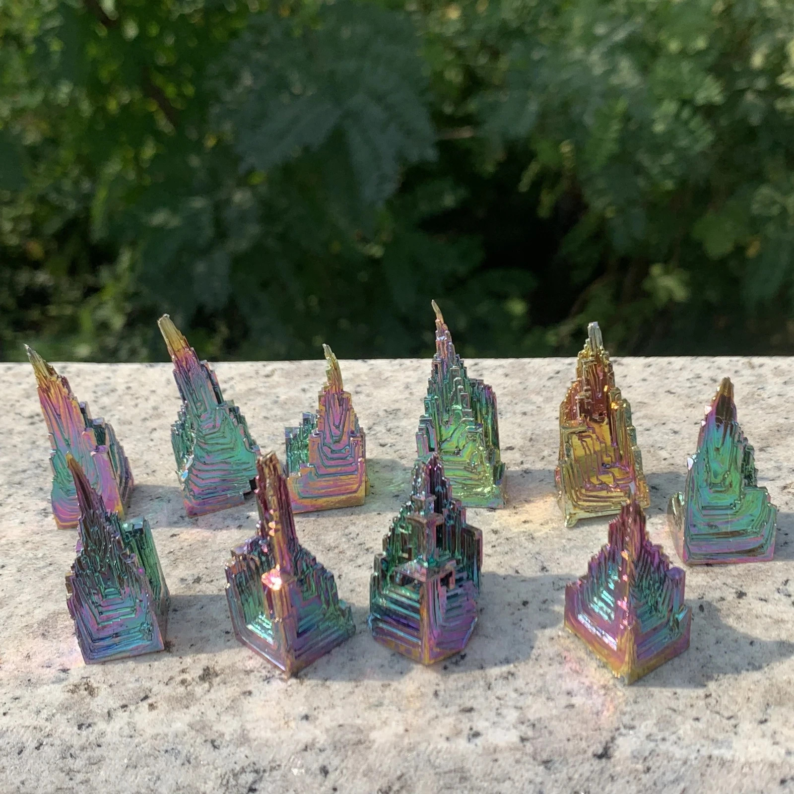 10pcs Natural Rainbow Aura Titanium Bismuth Specimen Crystal Stone Cluster Reik