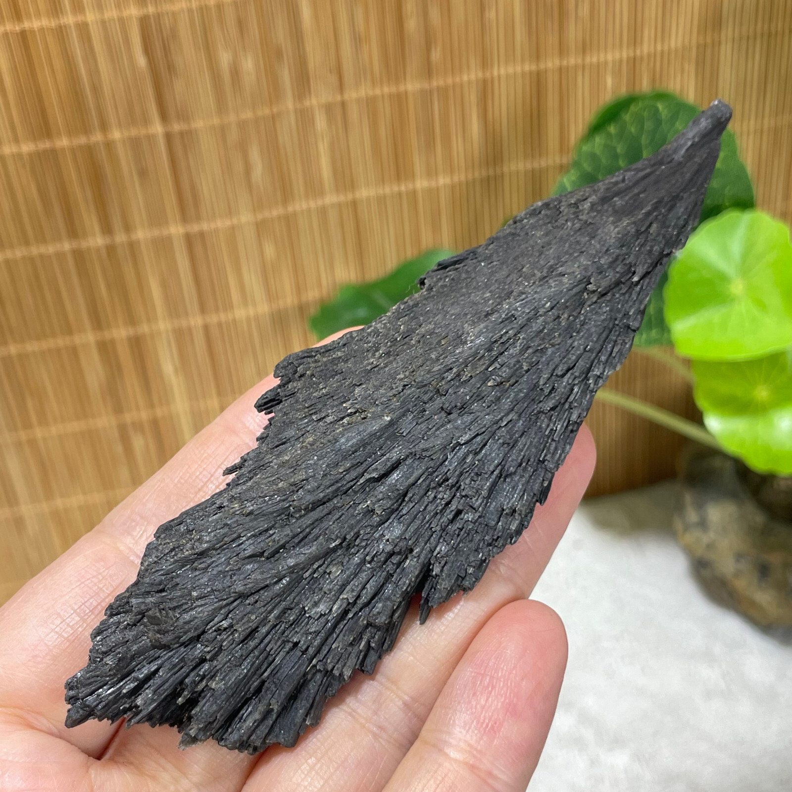 72g Natural Irregular natural black crystal cluster mineral specimen（dian qishi）