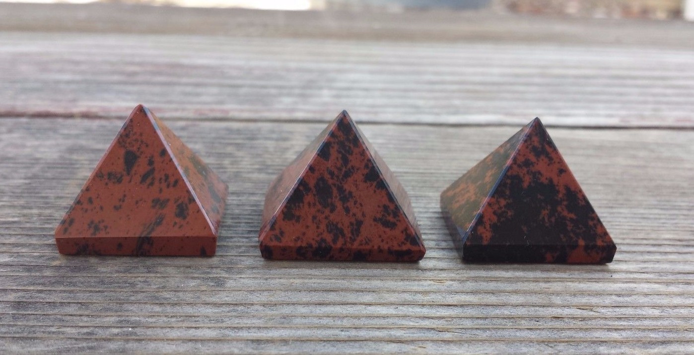 NATURAL MAHOGANY OBSIDIAN MEDIUM GEMSTONE PYRAMID 27-30mm