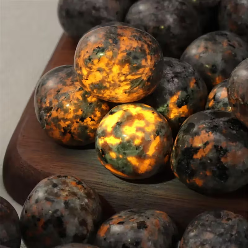 Yooperlite Tumbled Stone, Natural Polished Stones, UV Reactive Sodalite Crystal