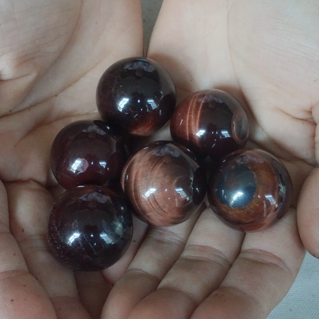 2.2LB 42Pcs Natural Red Tiger Eye Quartz Crystal Sphere Ball Healing 24-26mm