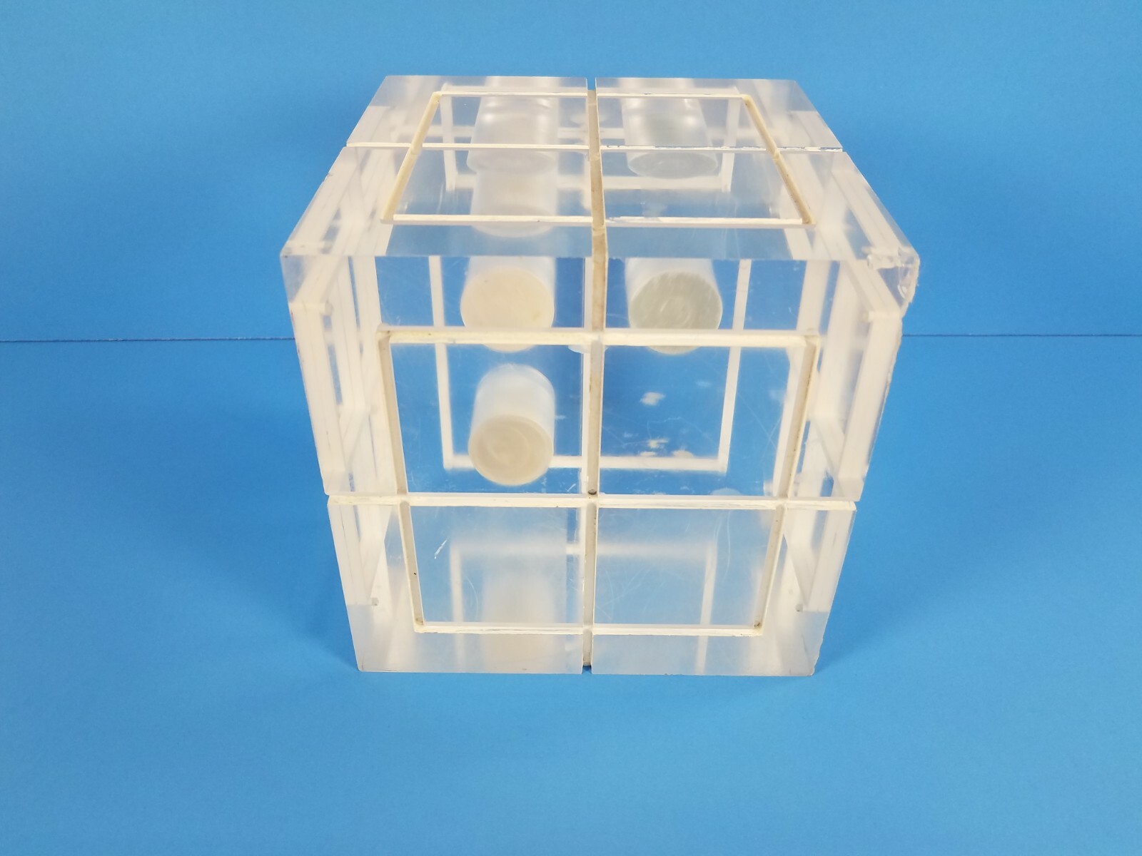 ISIS QA-1 Phantom Cube. . Acrylic CONDITION USED 5 9/16 in x 5 91/6 in x 5 9/16.