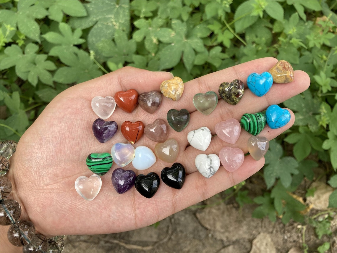 25PCS Crystal Hearts Natural Quartz Healing Gem Mini Crystal Heart Chakra Stones
