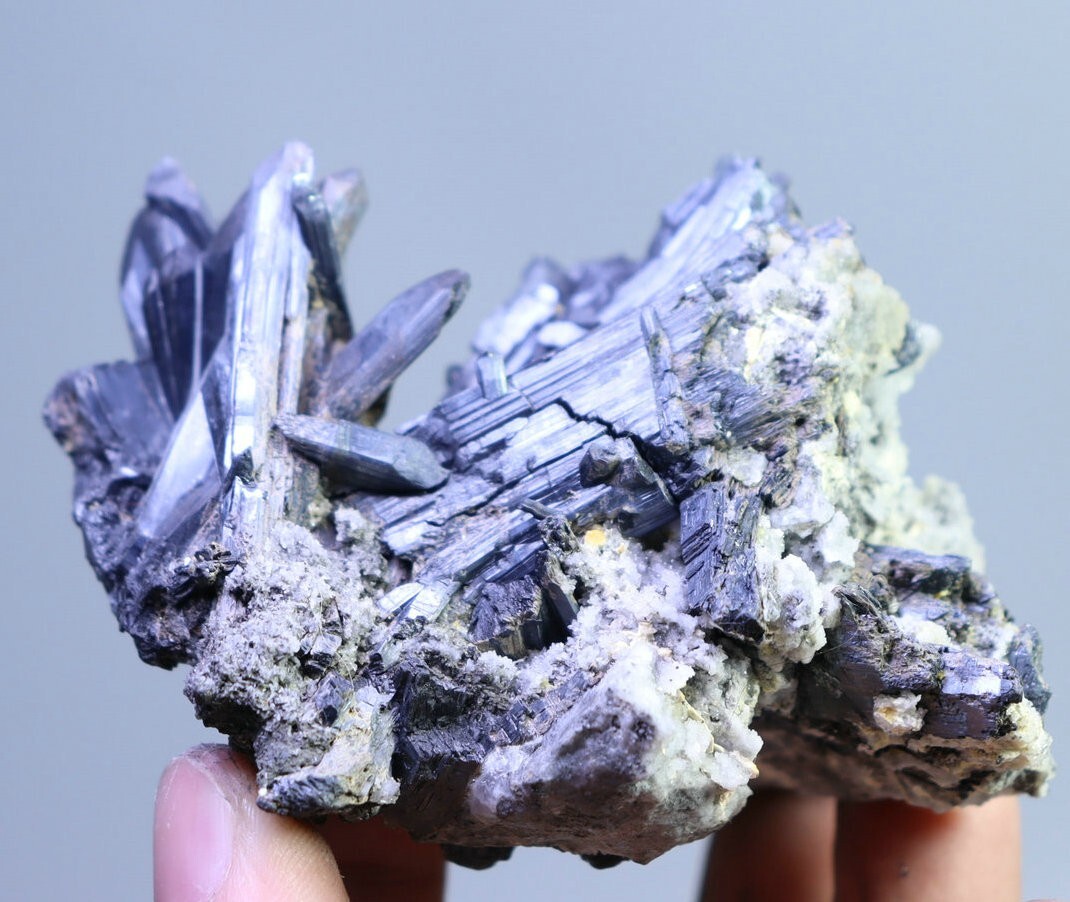 Natural Shiny Special Shaped Stibnite Crystal Cluster Stone Mineral Specimen