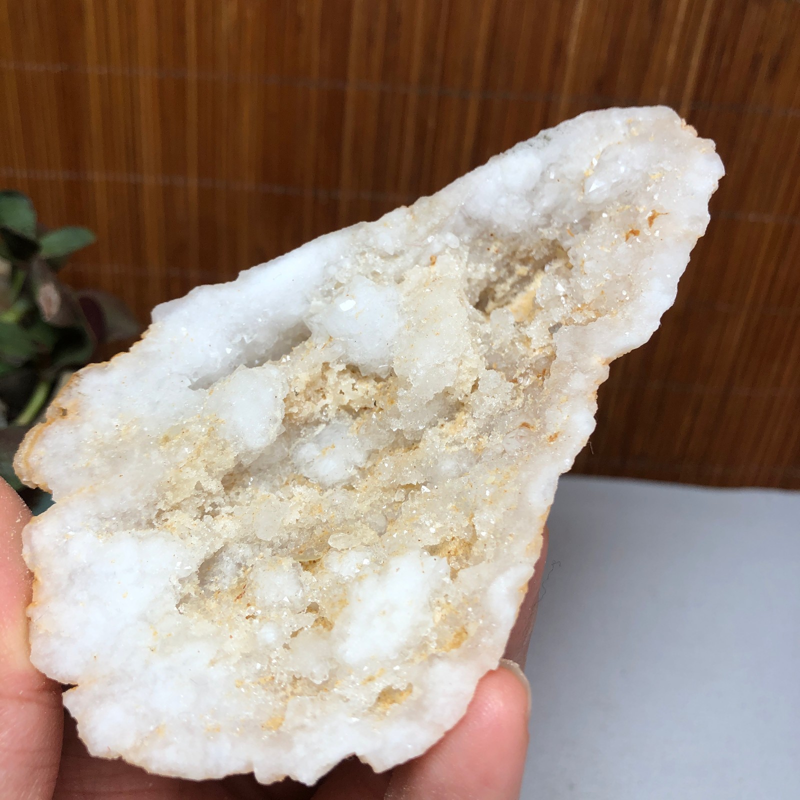 Natural agate Raw cut Crystal Geode rough original Specimens 109g A1790