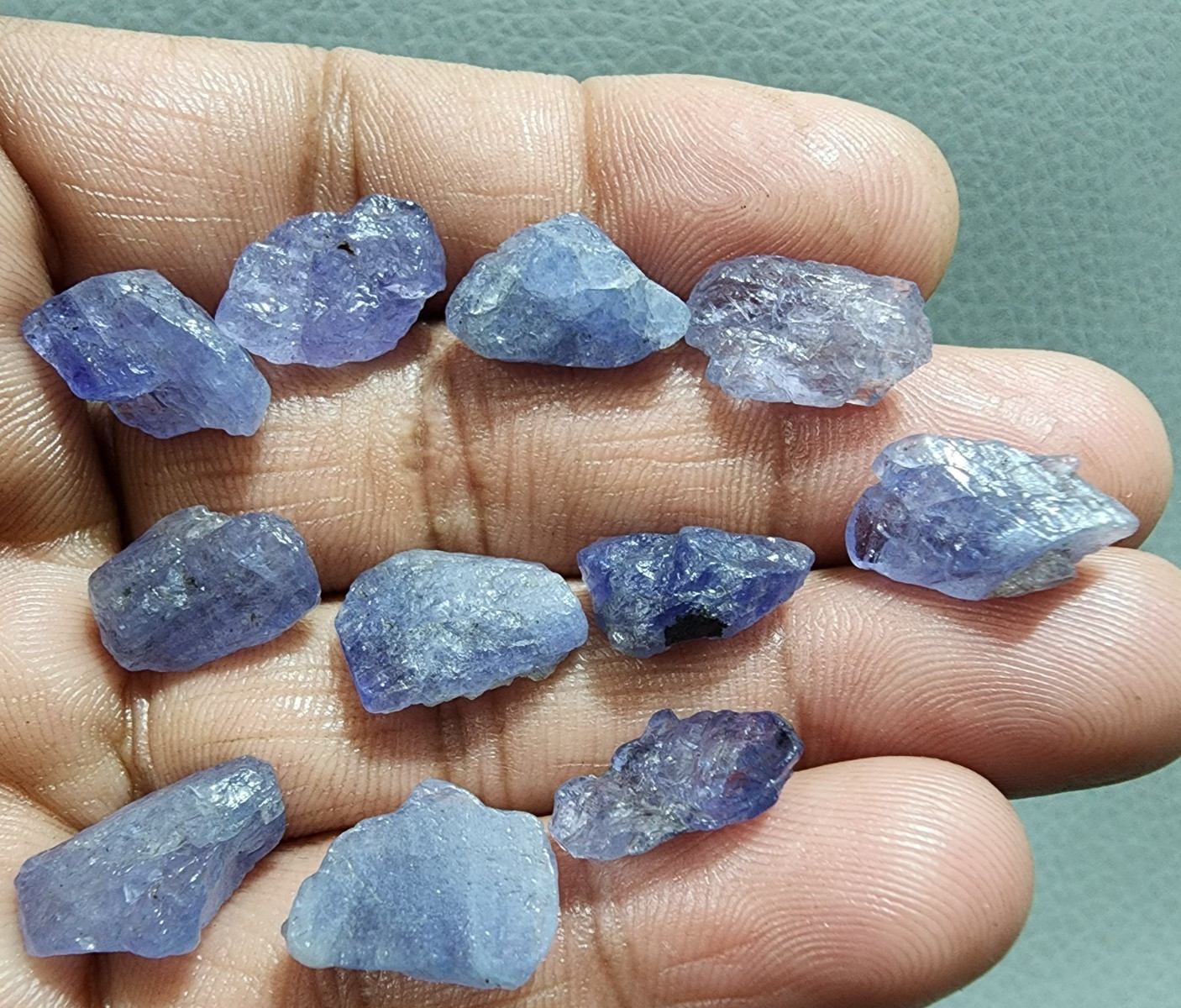 “12pcs Raw Tanzanite Rough 14-17mm Natural Tanzanite Gemstones Collector Lot”