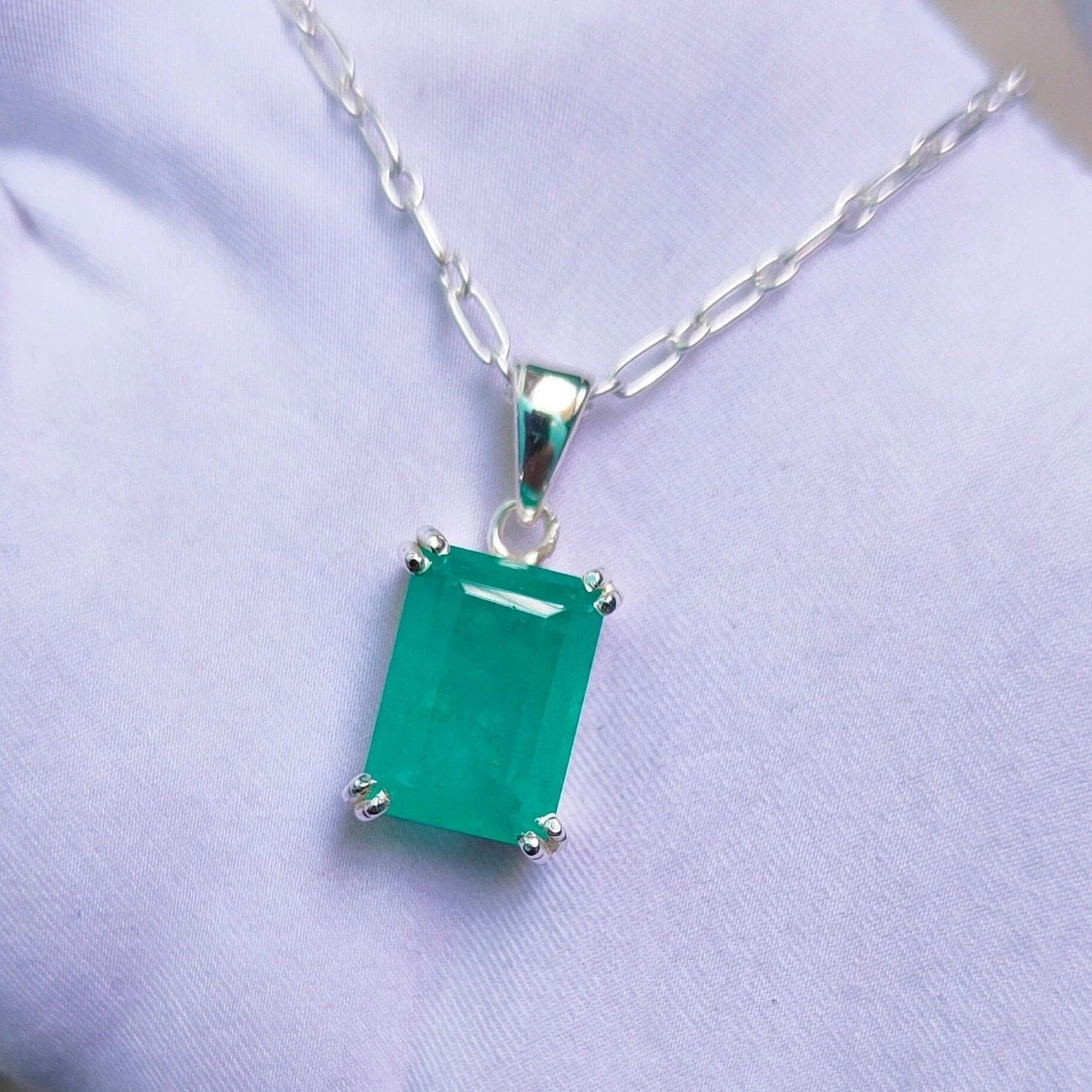 Natural Green Emerald 22 Ct 925 Silver Emerald Shape Pendant IGL Loose Gems 6JHD