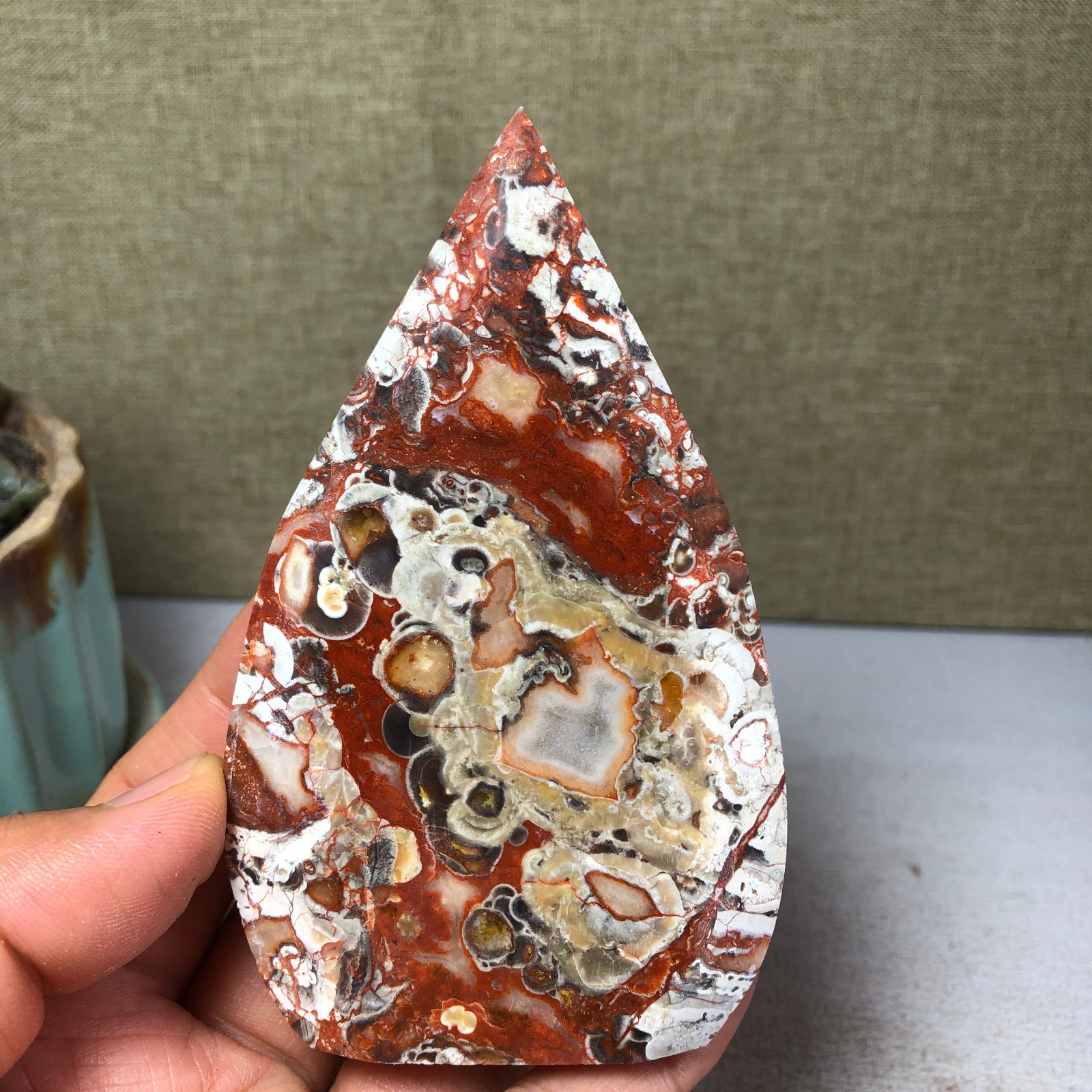 Natural l Indonesian Bloodstone agate point leaf Crystal specimens 152g A4932