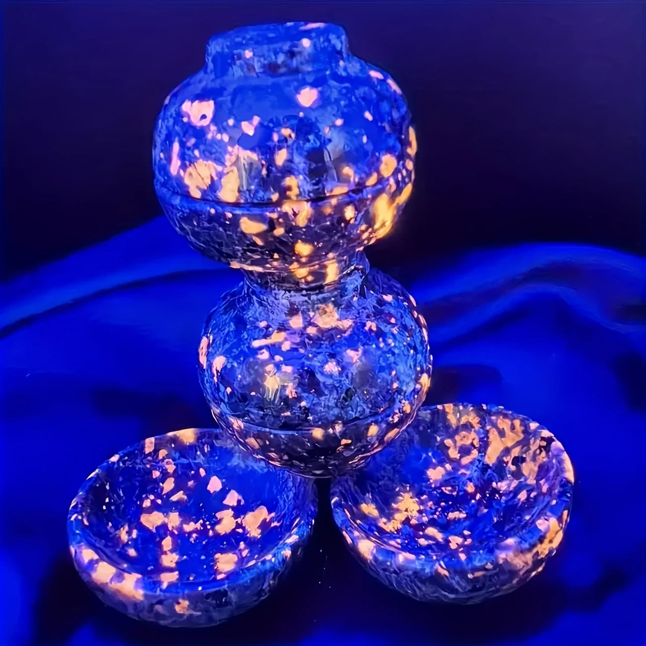 6-7cm Yooperlite Crystal Bowl Carving – UV Reactive Flame Bowl Quartz Figurine