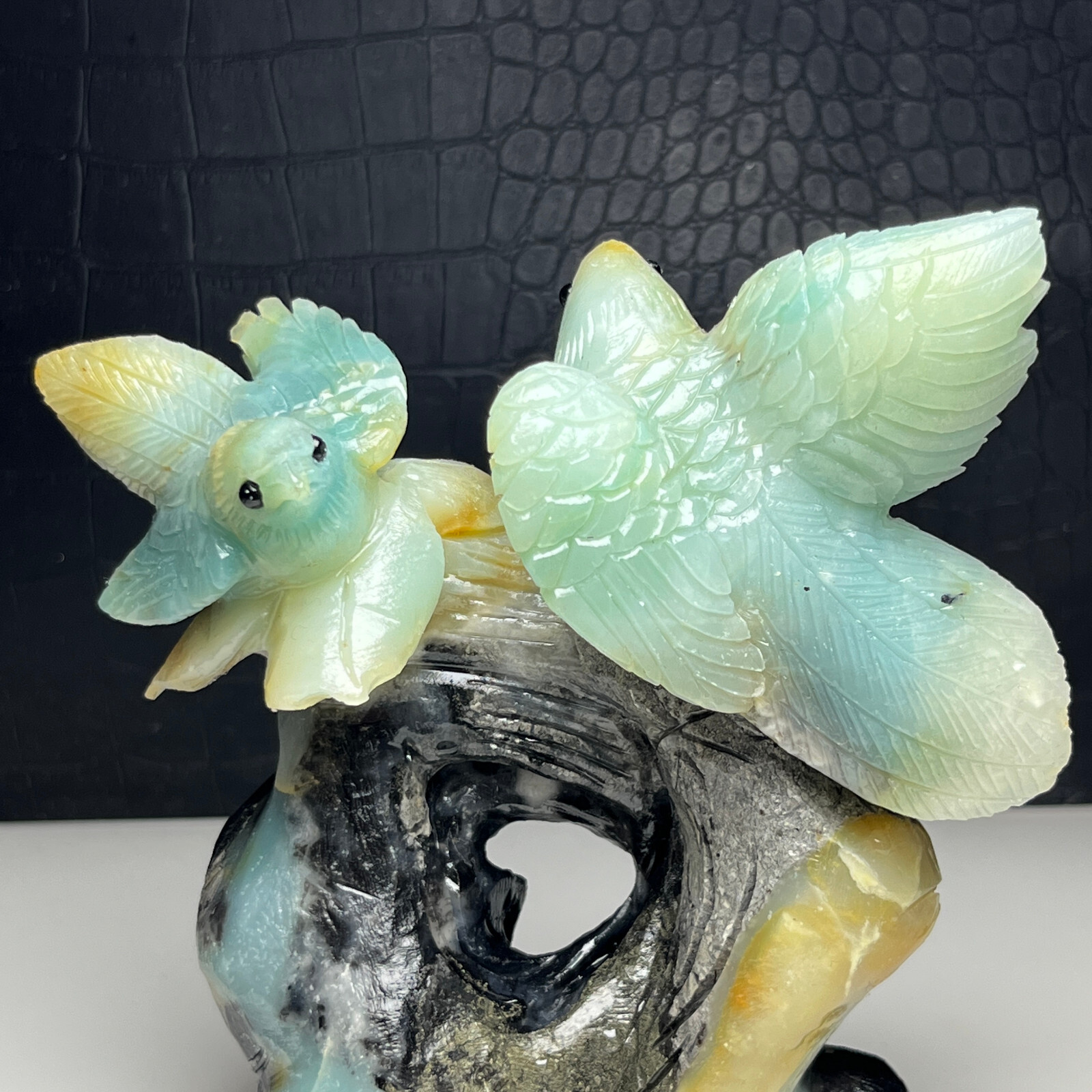 NaturalCrystal Mineral Specimen. Amazon Stone. Hand-carved BIRDS.Stone Statue.OM