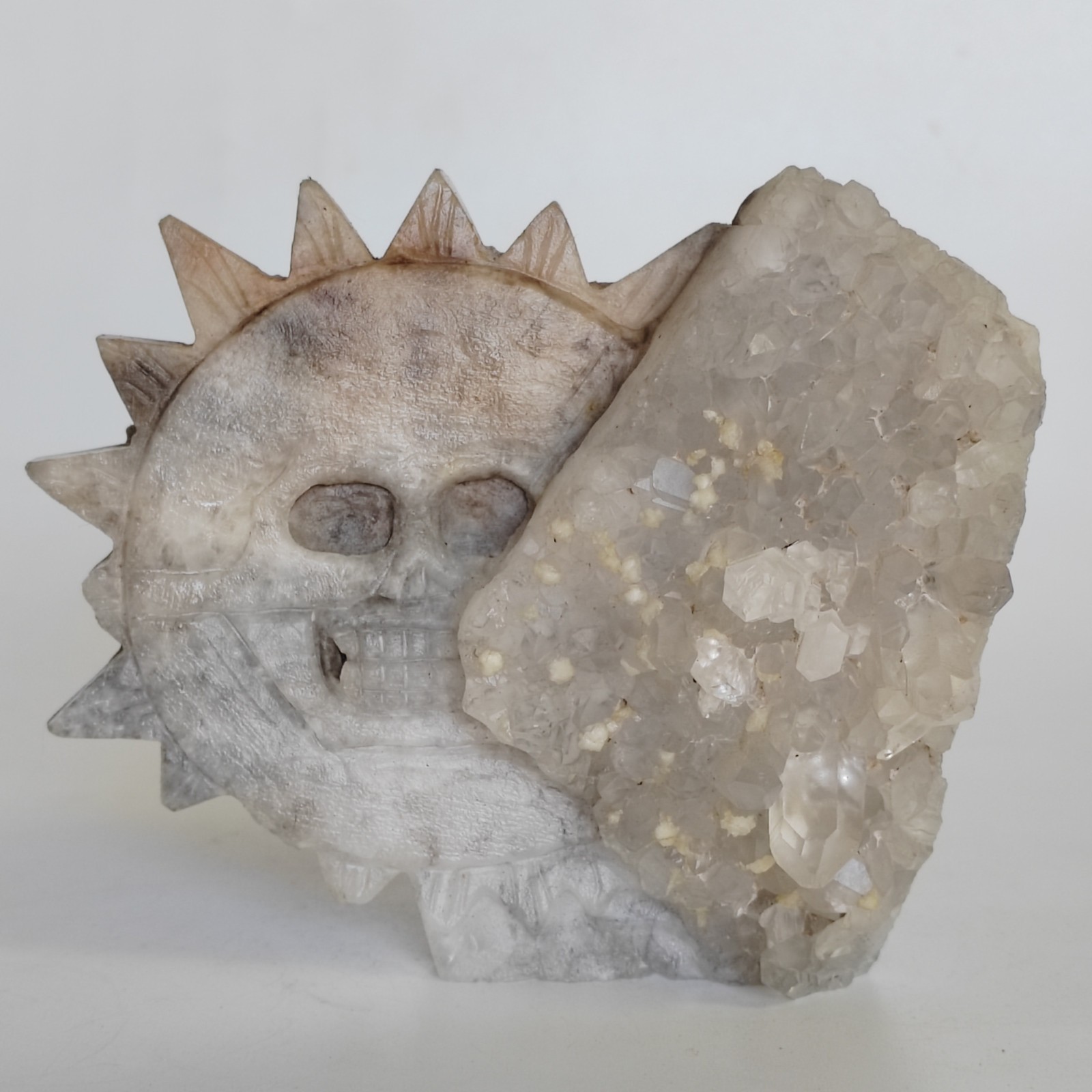 Natural crystal, quartz cluster, mineral specimen, hand carving，Sun Skull