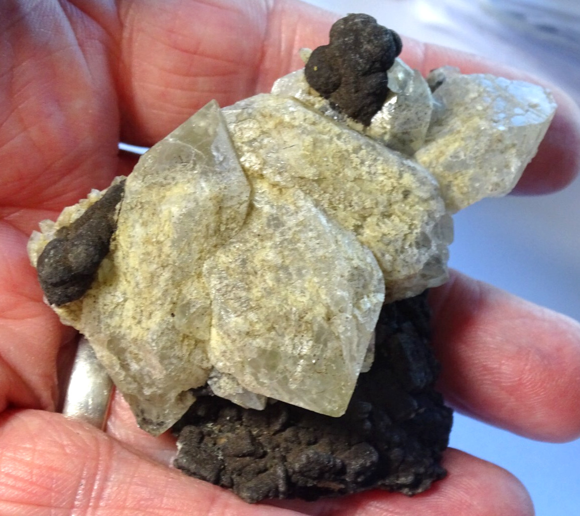NATURAL QUARTZ CRYSTALS on SIDERITE SPECIMEN – MEXICO – 7.0 x 5.4 cms 91 gms