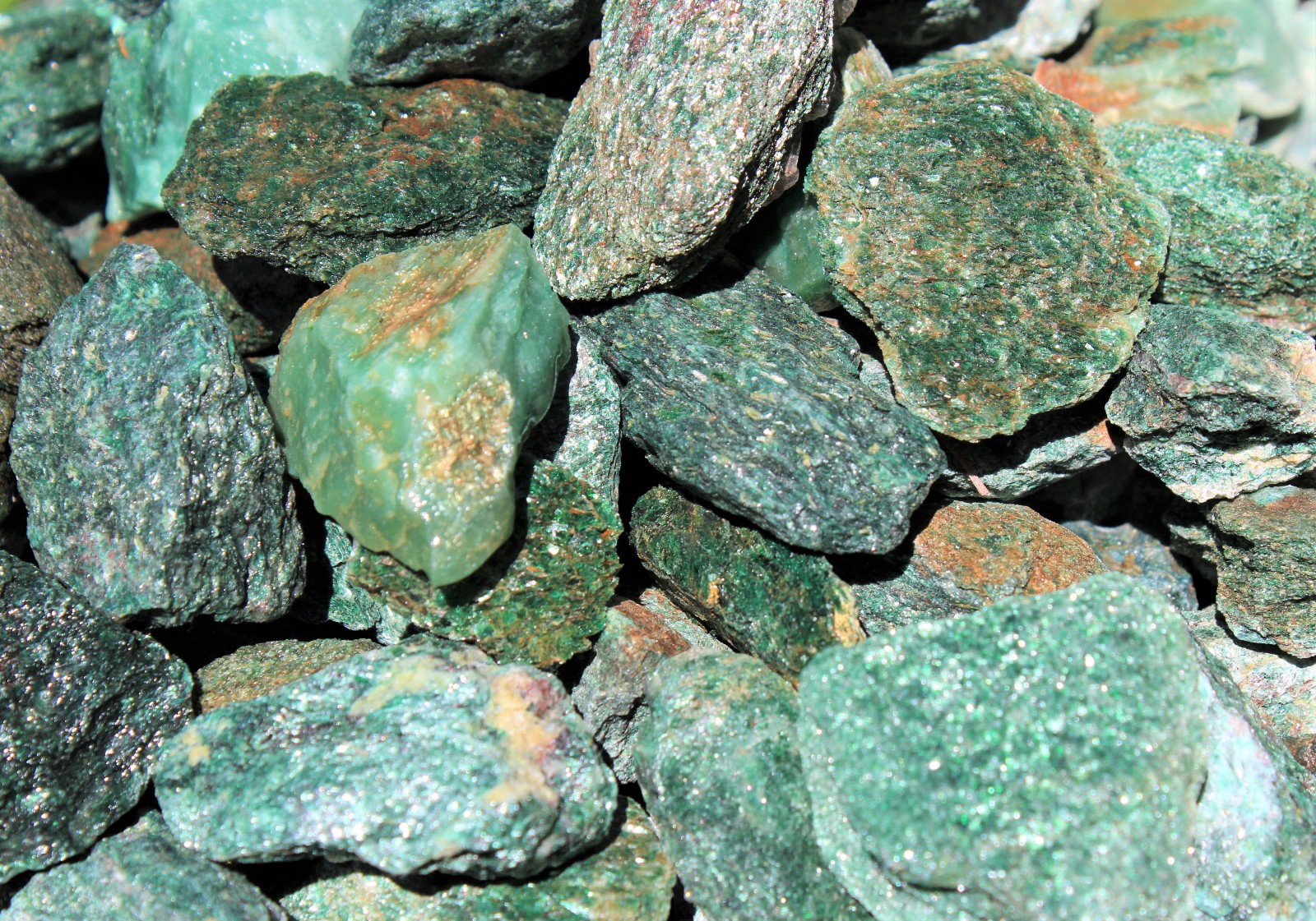Fuchsite Natural Rough Stone Gift Box: 10 – 16 Pieces (Raw Fuchsite Crystals)