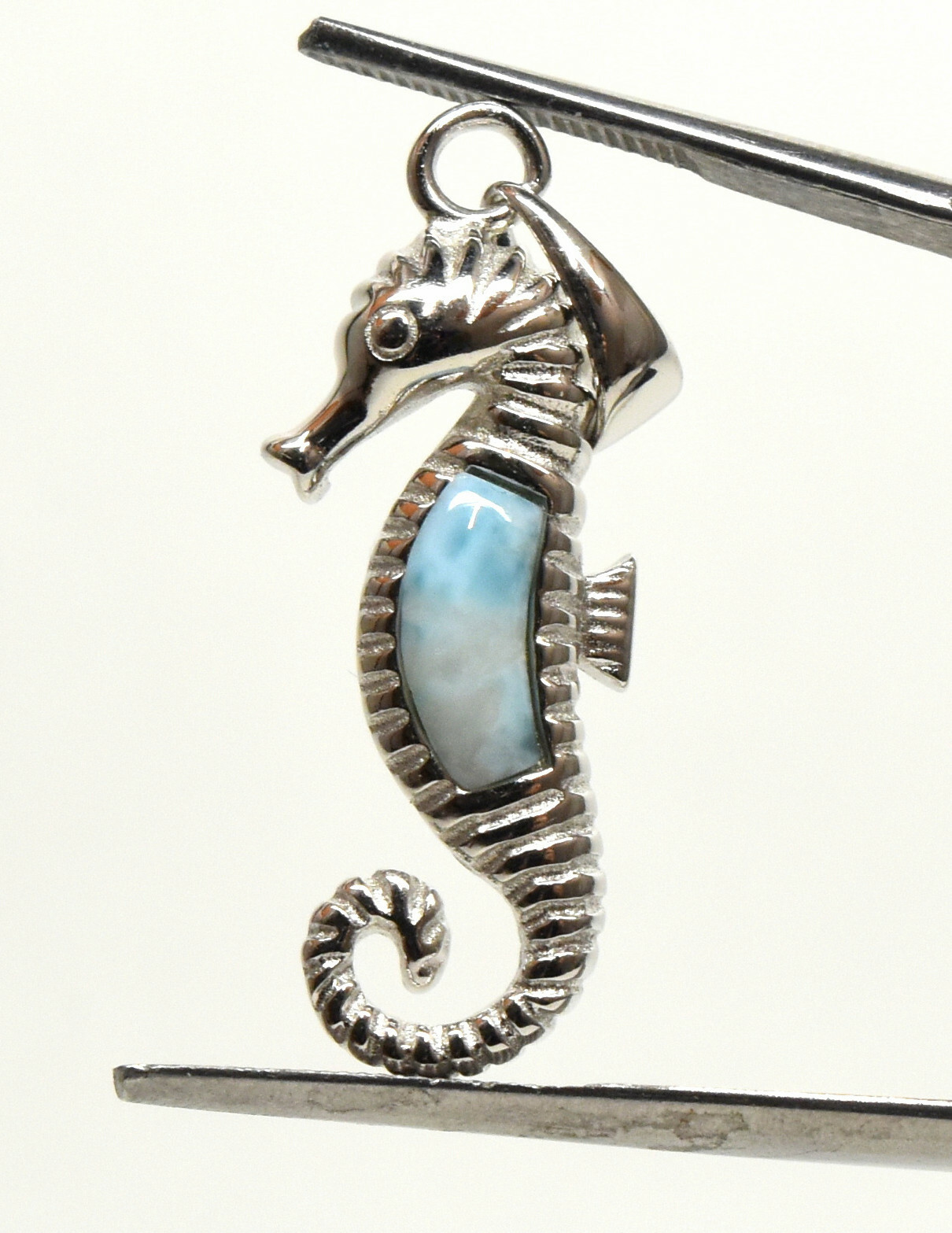 26mm Larimar Seahorse Pendant in Sterling Silver 925 + 18″ Silver Necklace Chain