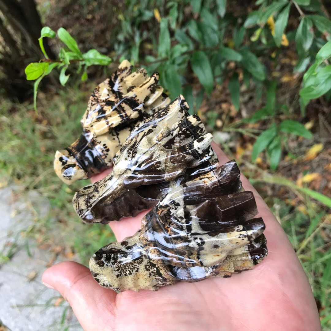 1pc Natural Chinese painting stone Quartz dragon head Carved Crystal Reiki Gem