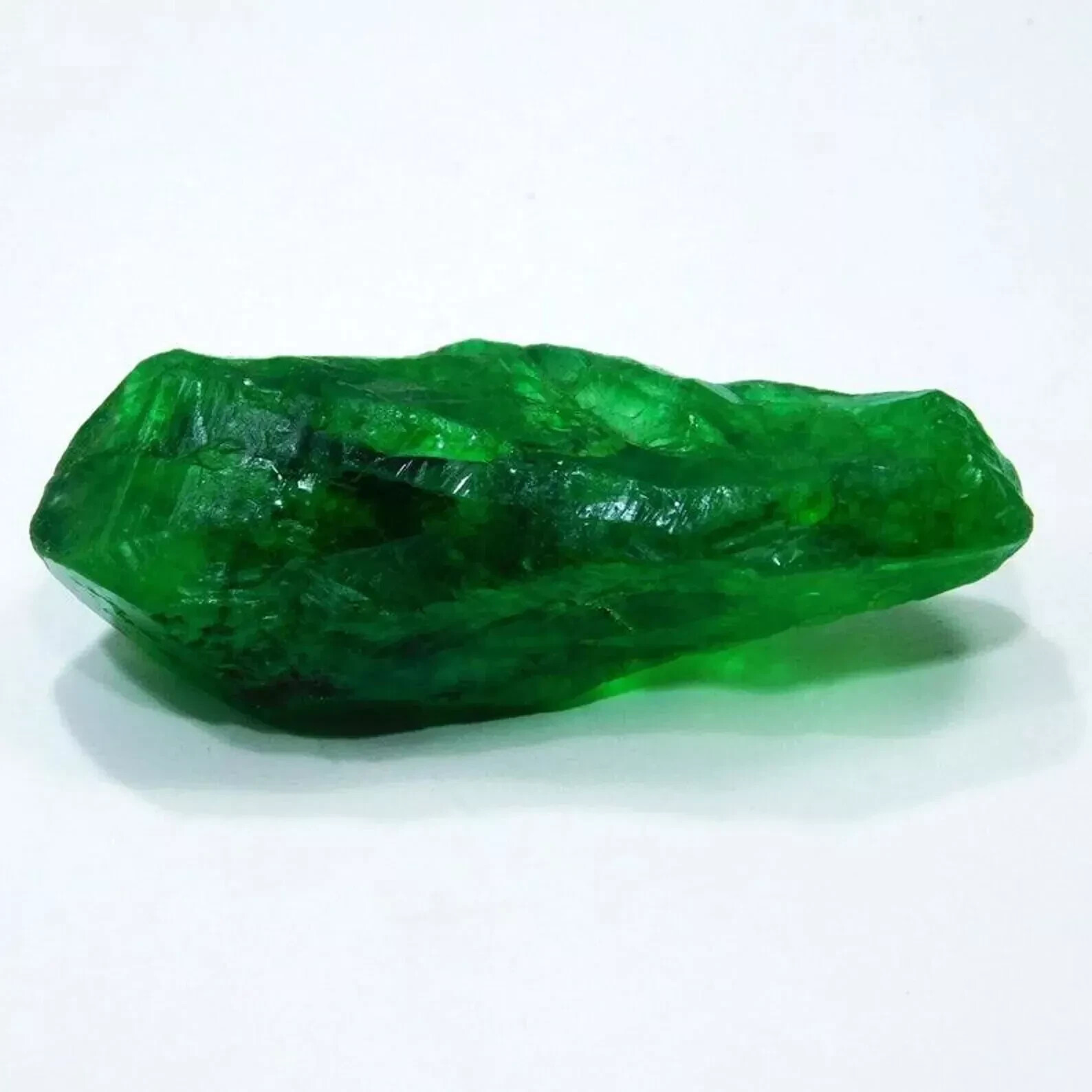 Earth-Mined Rough Uncut 200Ct Natural Colombian Green Emerald Loose Gems Dyed