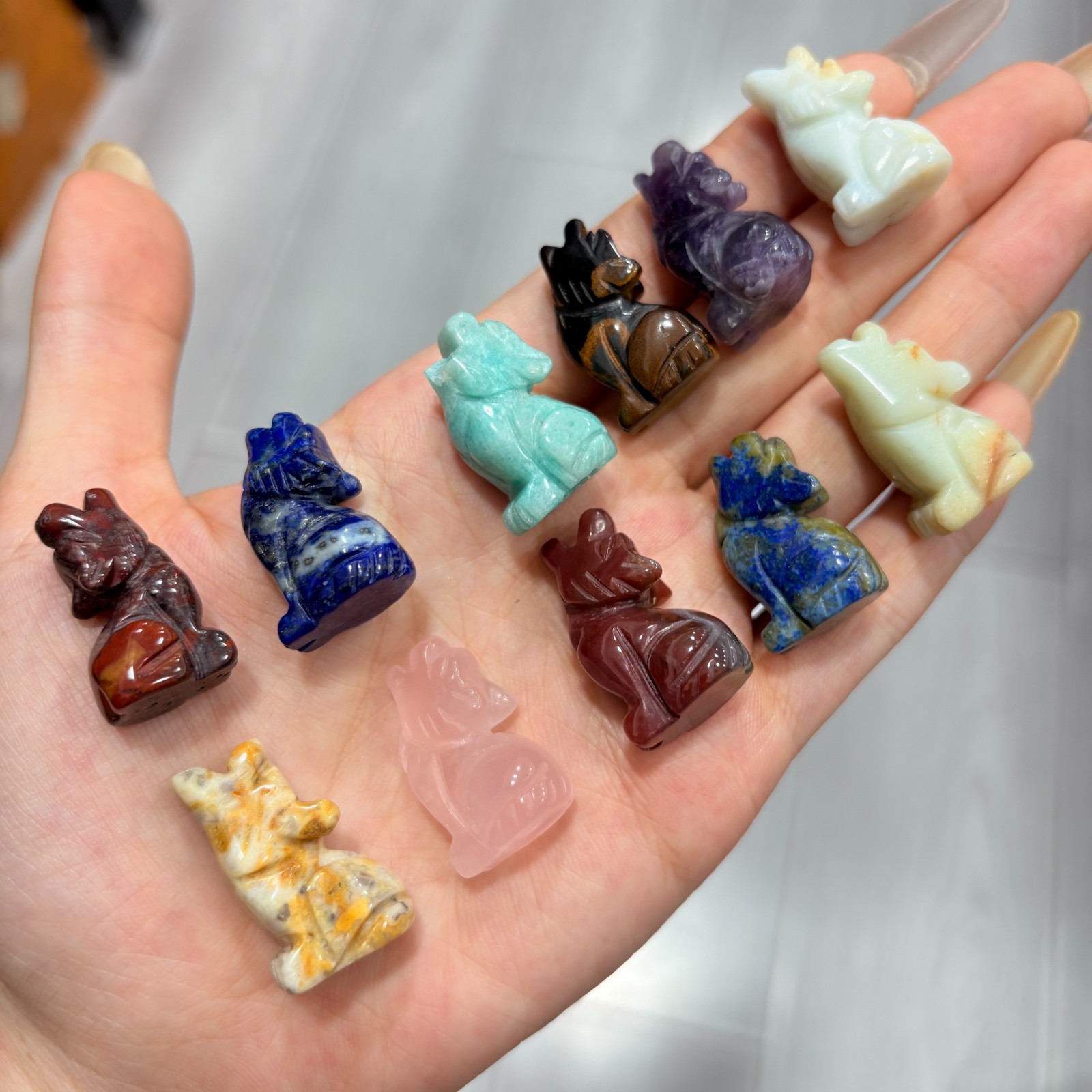 5pc Natural mix Quartz hand Carved Mini wolf crystal carving reiki