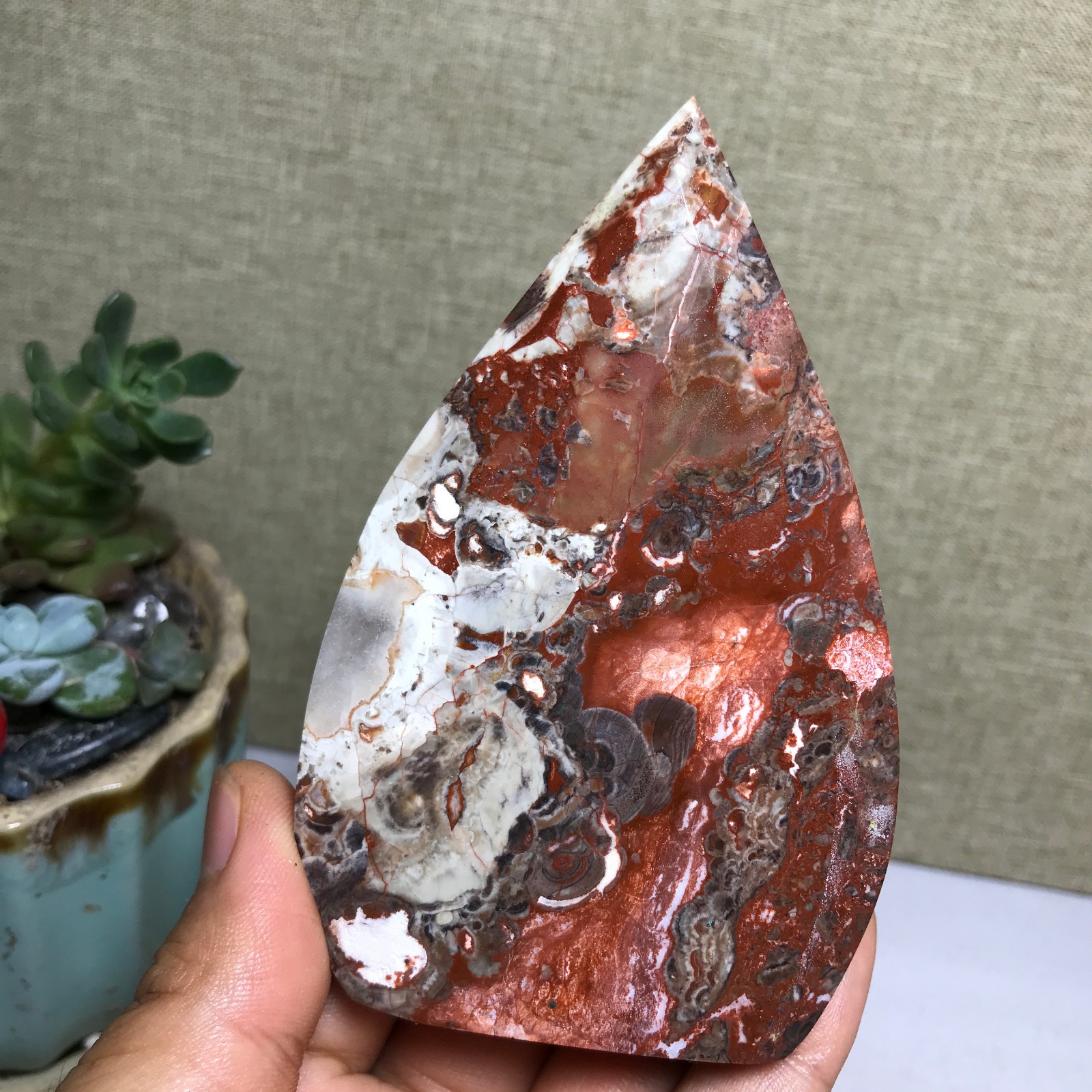 Natural Indonesian Bloodstone agate point leaf Crystal specimens 148g A5159