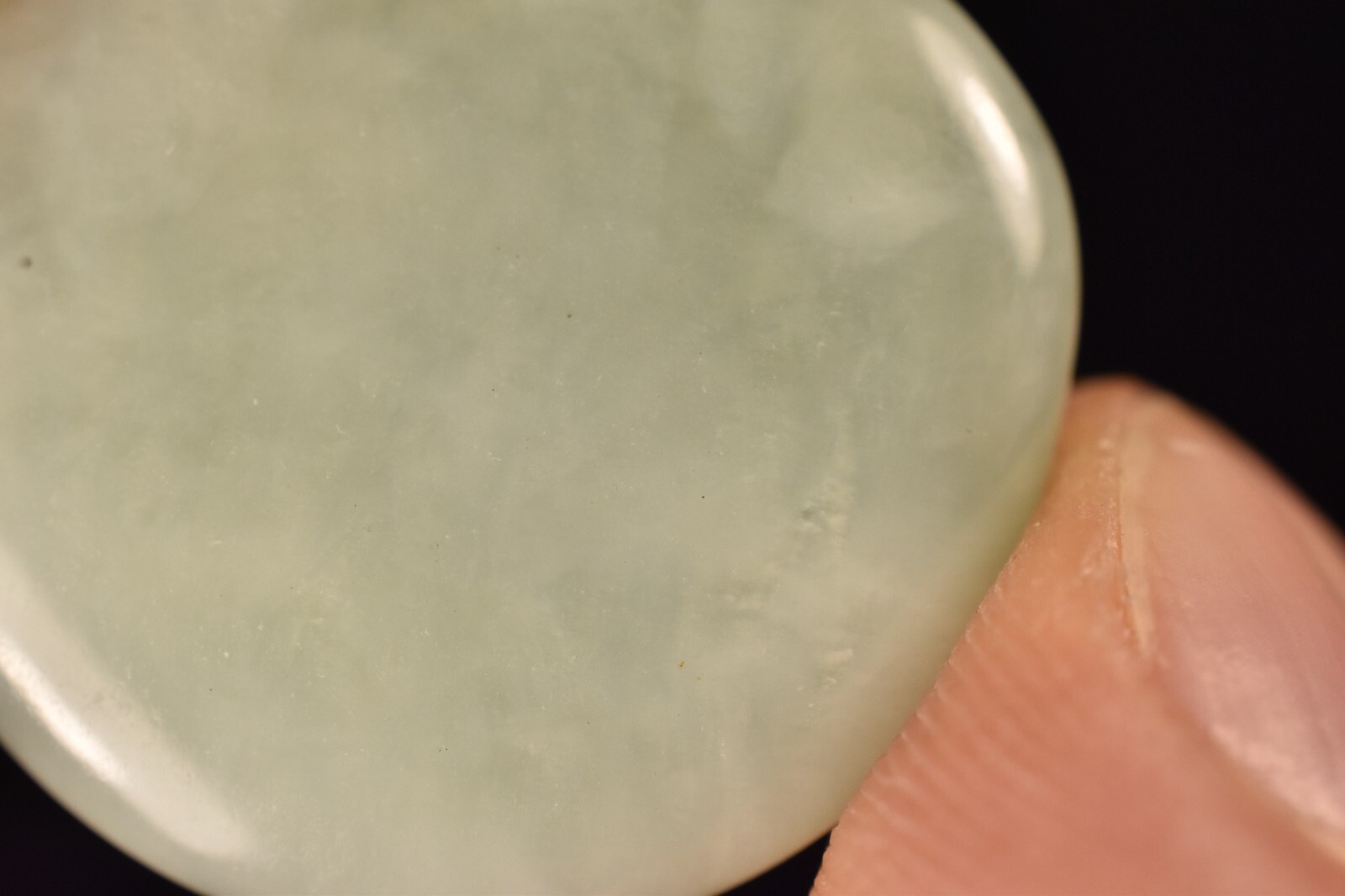 *NEW JADE* Flat Stone 3cm 9.1g Palm Worry Thumb Healing Crystal Bowenite