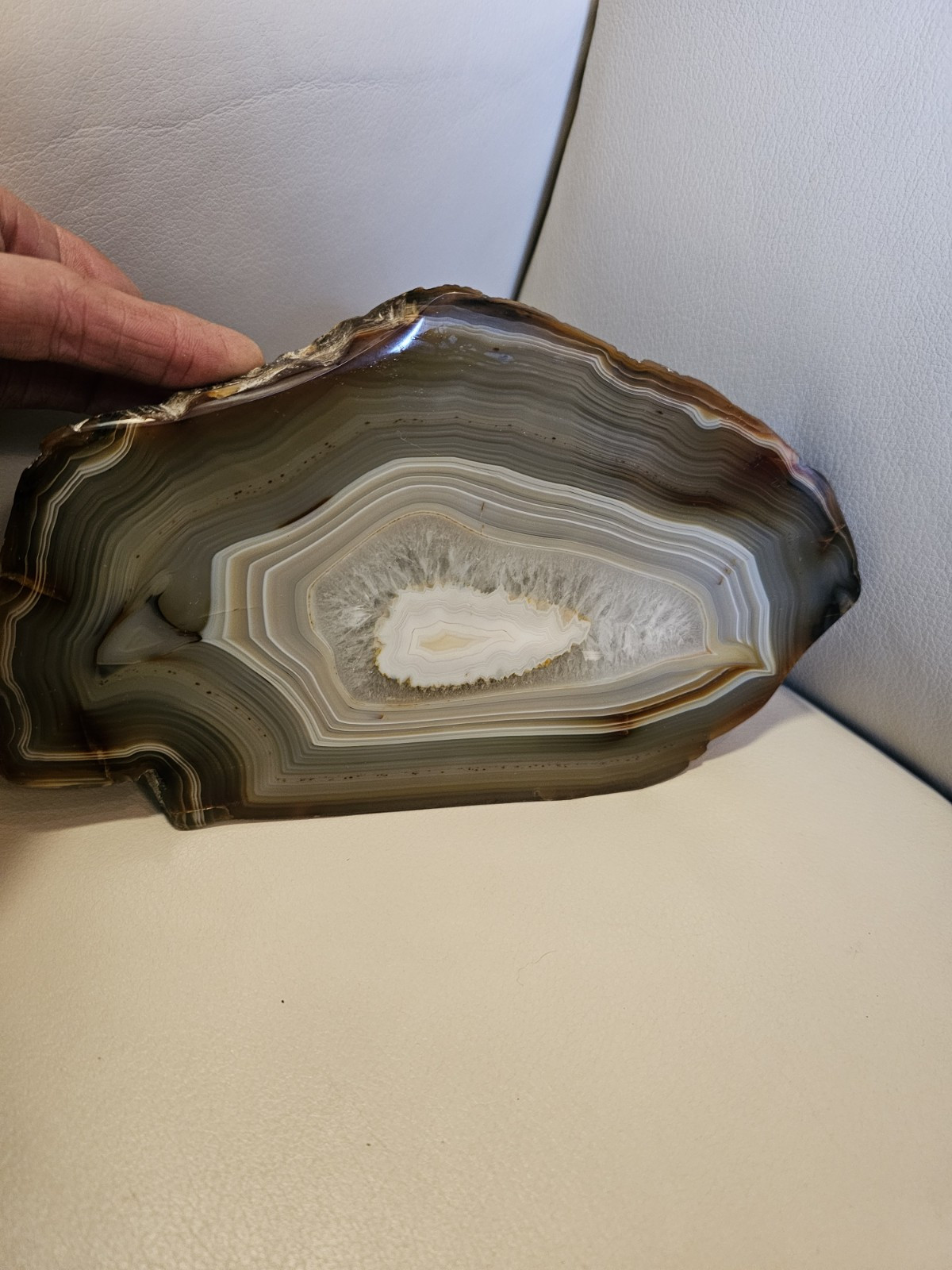EXTRA LARGE BANDED AGATE POLISHED ON ONE SIDE 9.5″ WEIGHS 6LBS 8OZ