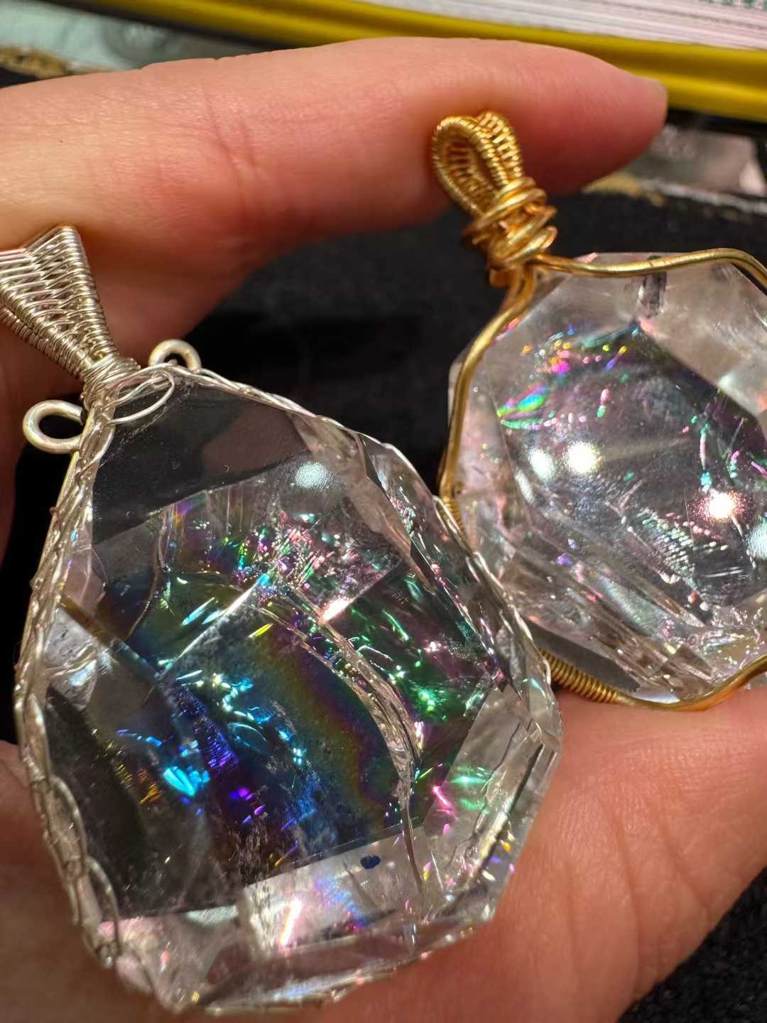 1pc A++ Natural Rainbow White Quartz Crystal Pendant Reiki Healing Gift