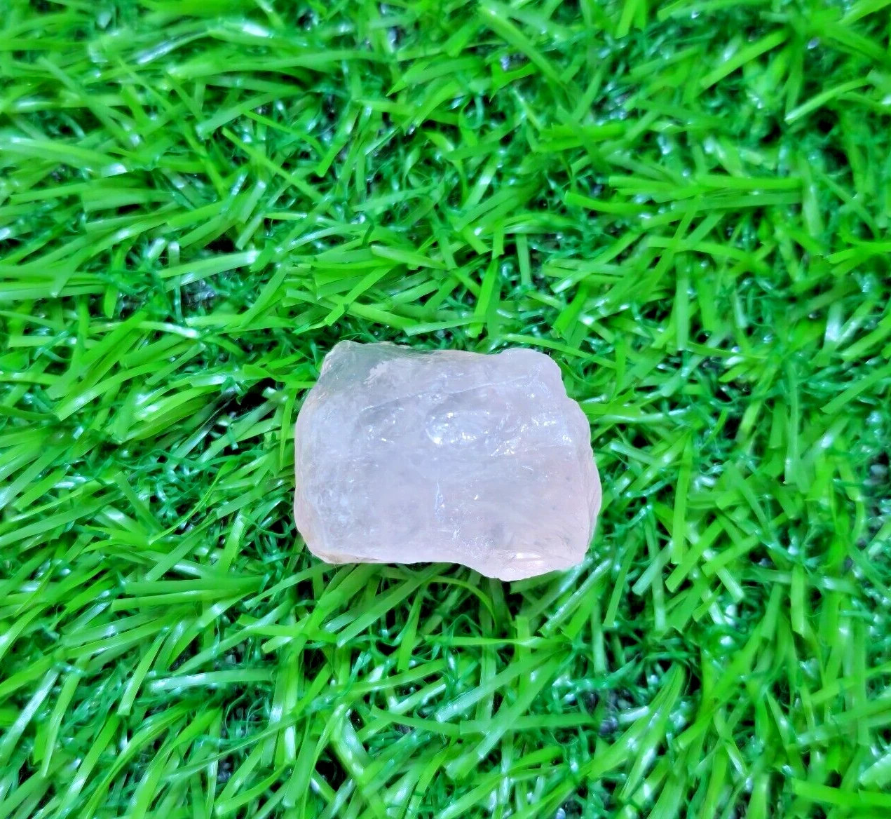 Excellent Pink Rose Quartz Rough Stone 60.15 Crt Size 25x18x16 MM Rough Jewelry