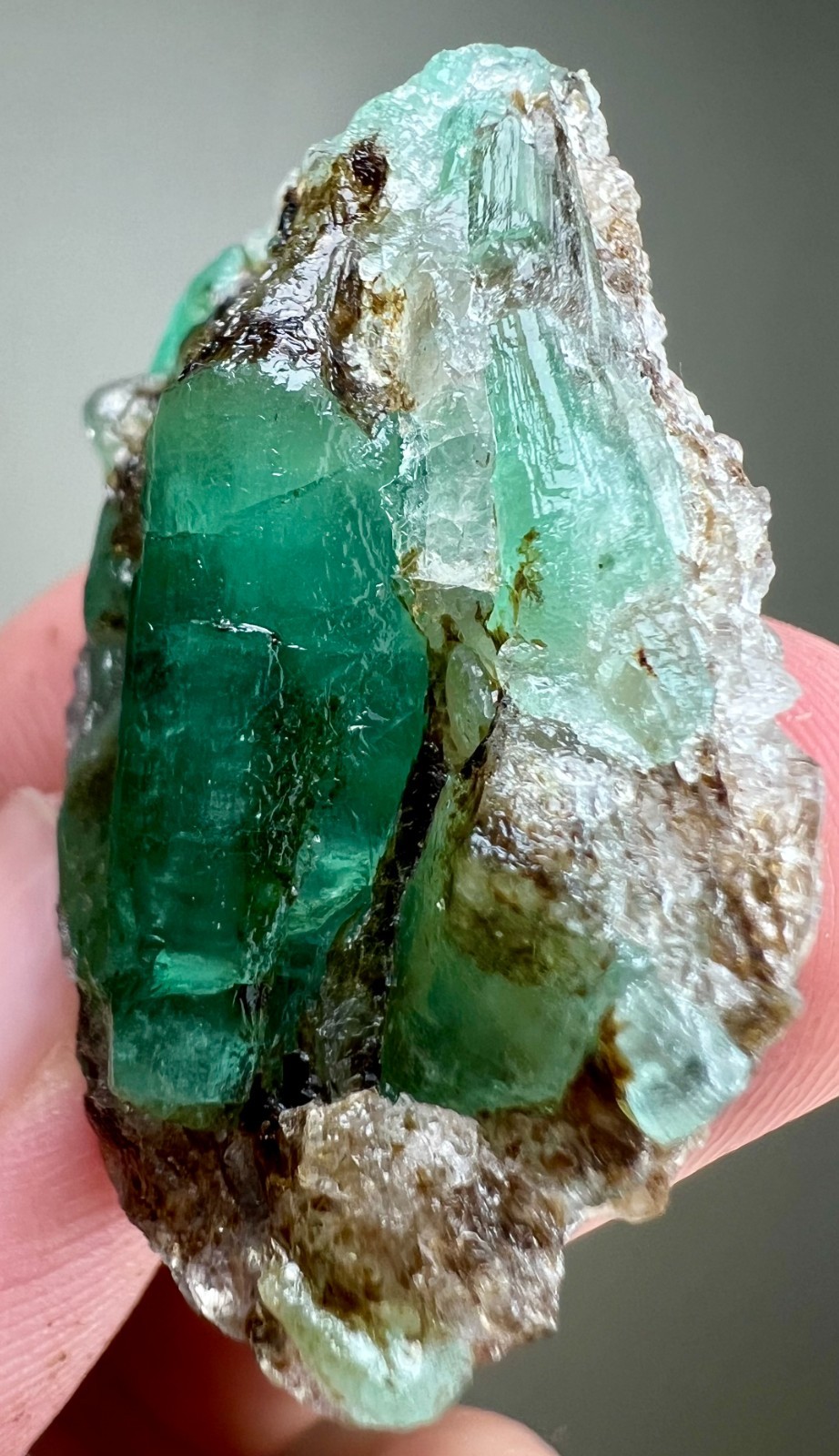 81 CT, Beryl Var! Natural Top Green Emerald Crystals Bunch on Matrix Chitral@PAk