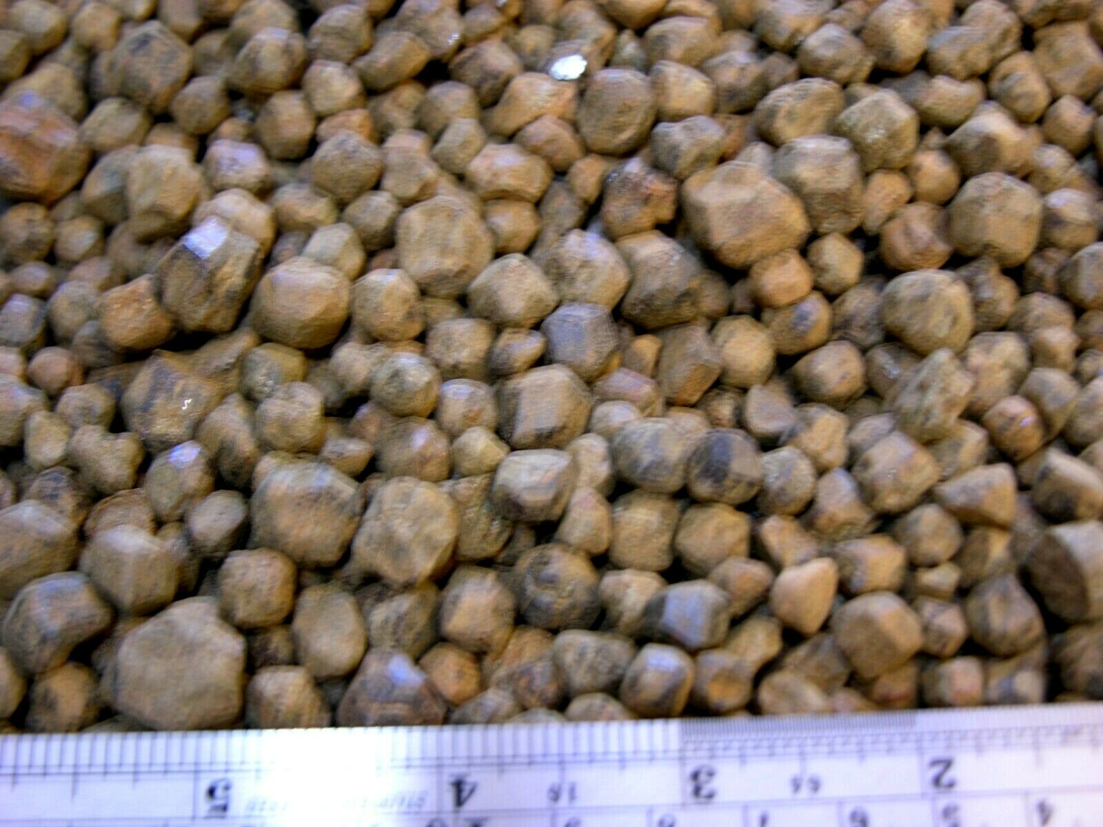 Garnet crystals pyrope natural mine rough 1/4-1/2 inch 1/2 pound lot Baja,Mexico
