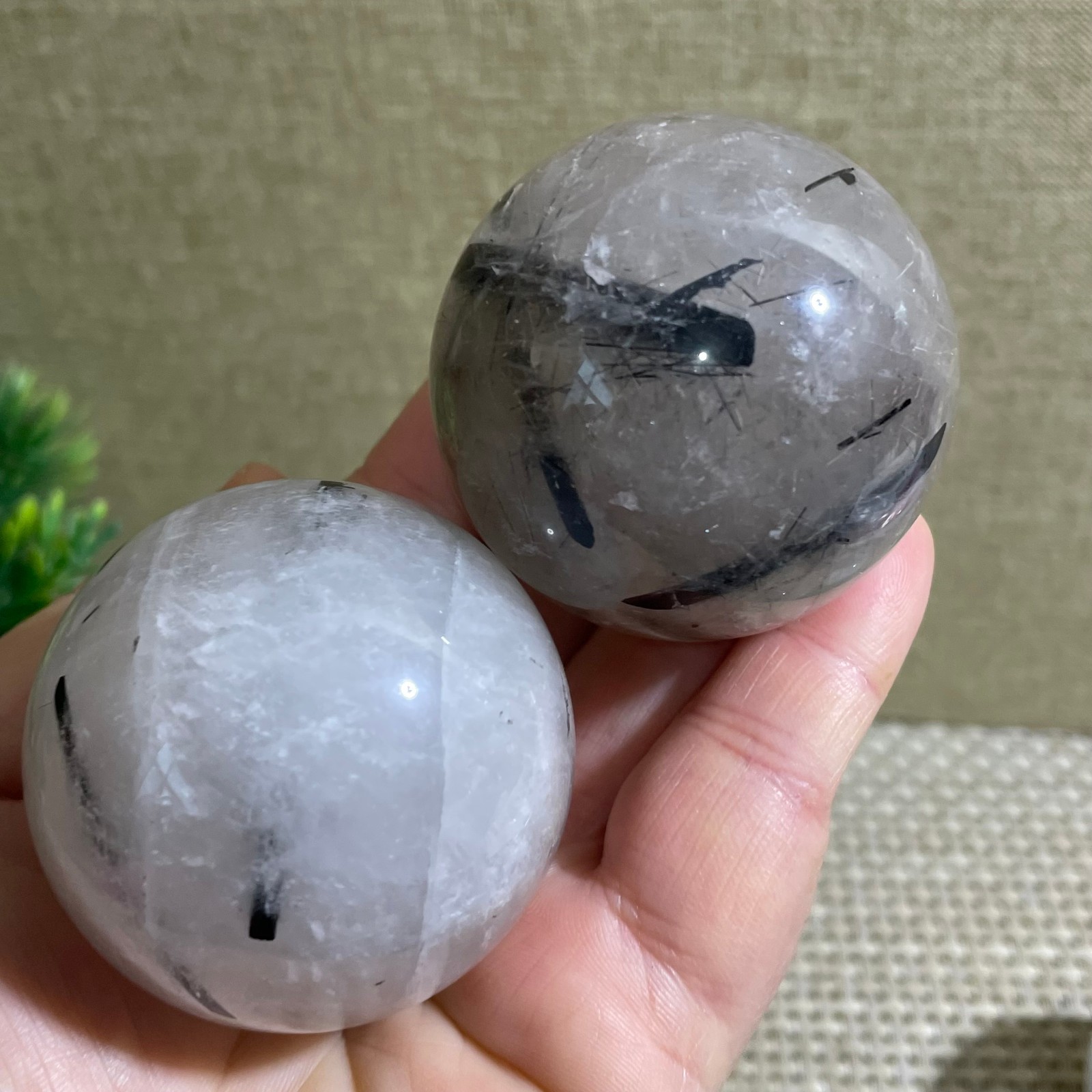 325g Electric stone hand polished ball spiritual decoration