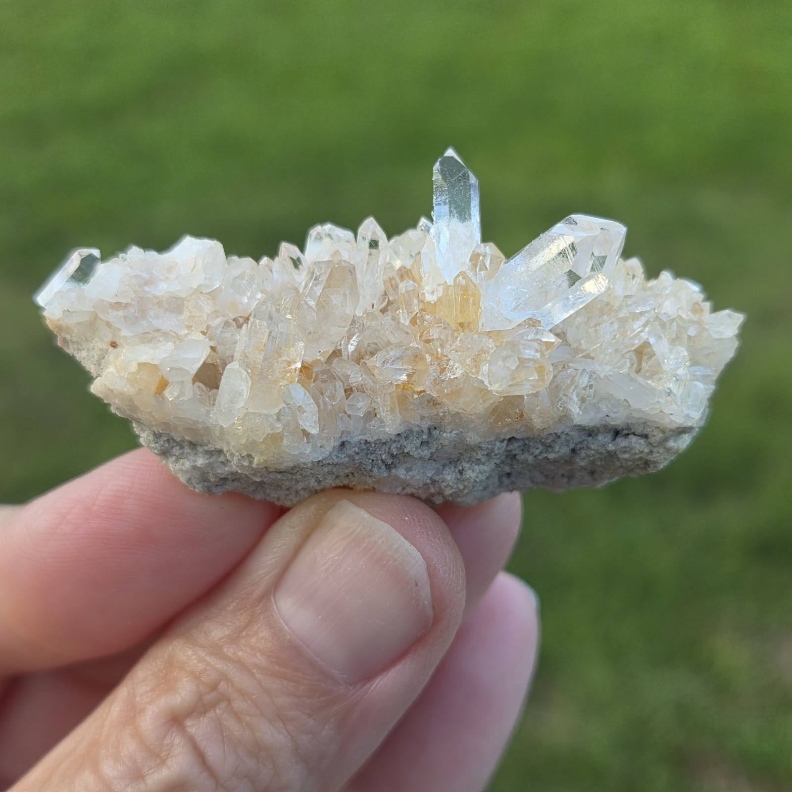 Crystal Cluster Mt. Ida Arkansas small cluster beautiful tiny clear points