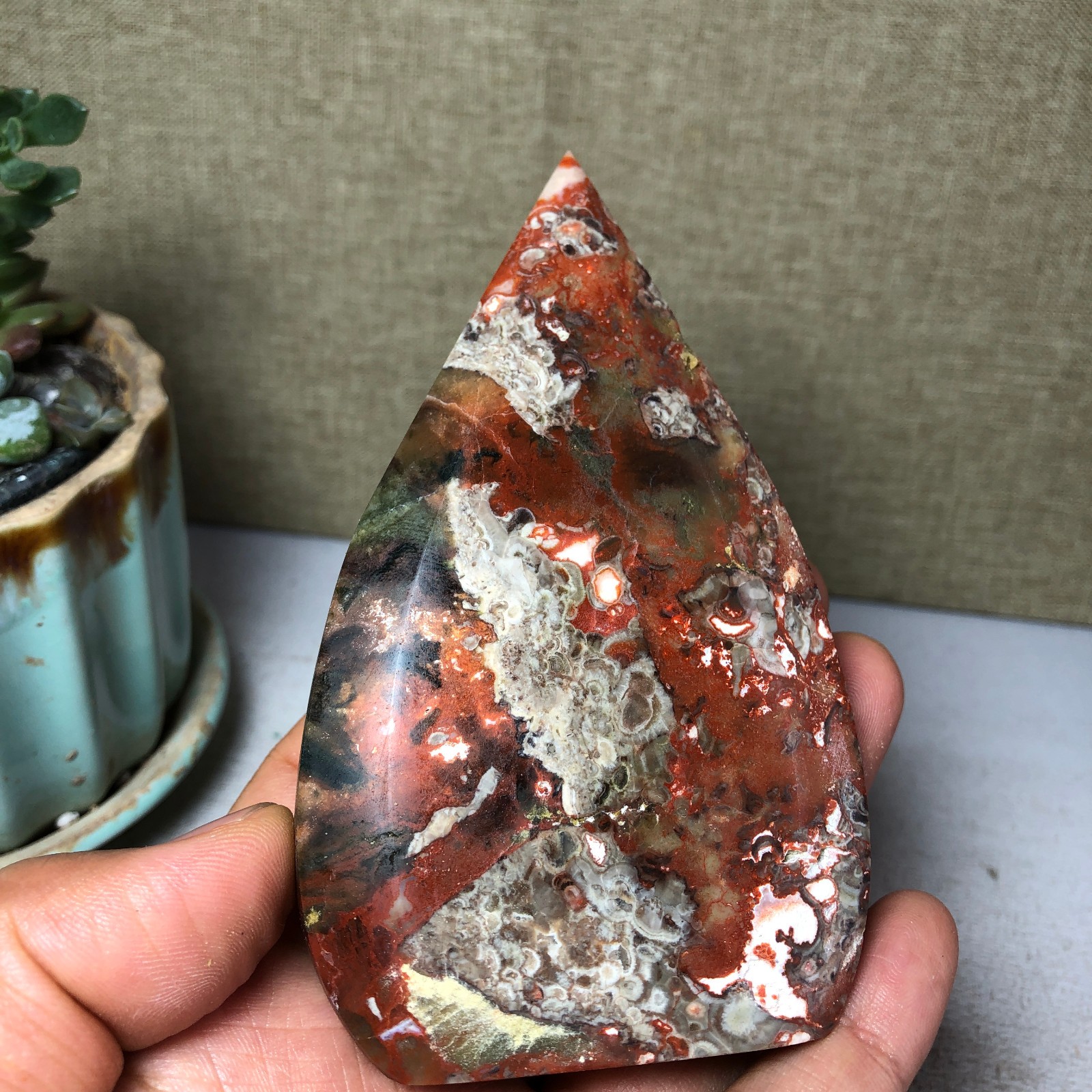 Natural l Indonesian Bloodstone agate point leaf Crystal specimens 165g A4928