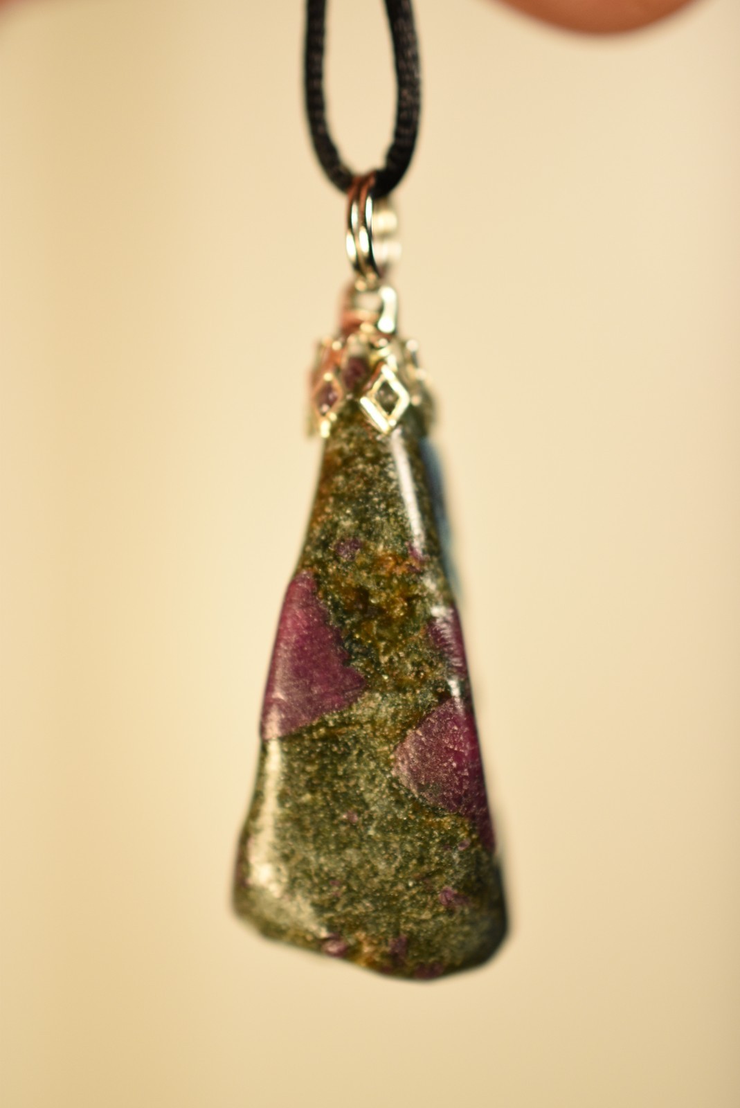 *RUBY FUCHSITE* Pendant 3.5cm 8.5g +Cord Natural Stone Australian Made