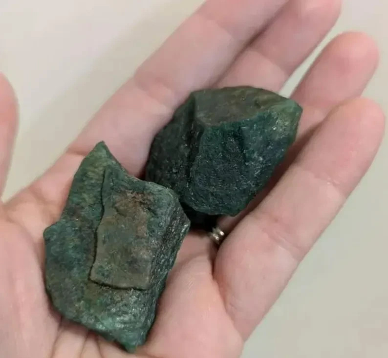3Pcs Natural Green Emerald Raw Quartz Stone Crystal Unique Mineral Specimen Gift