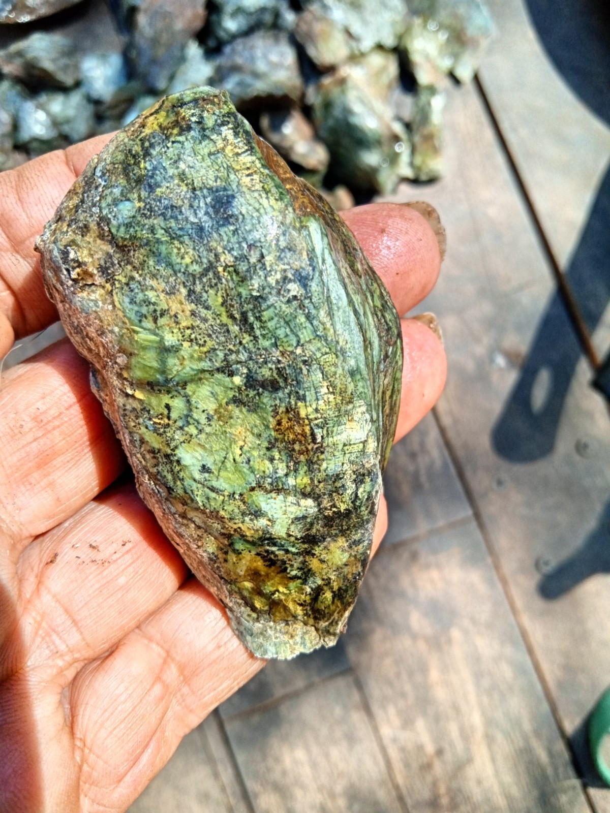 3.4 LBS. ROUGH SERPENTINE.. TUMBLING, CABBING, JEWELRY, CRAFTS…CA. STATE ROCK.