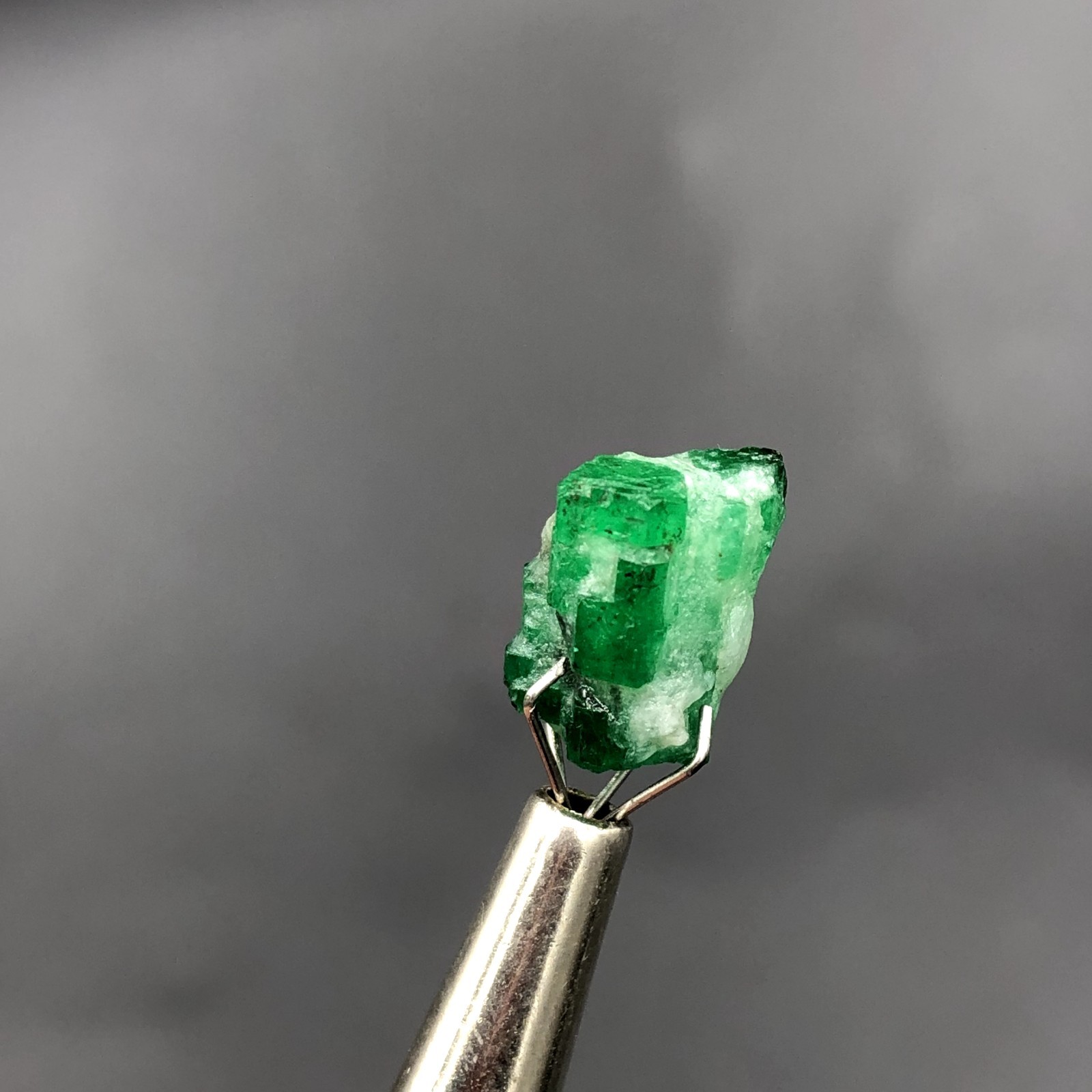 Natural Emerald Mine-Mud Rough Crystal – Oiled For Colour Enhancement 6.60Ct..3