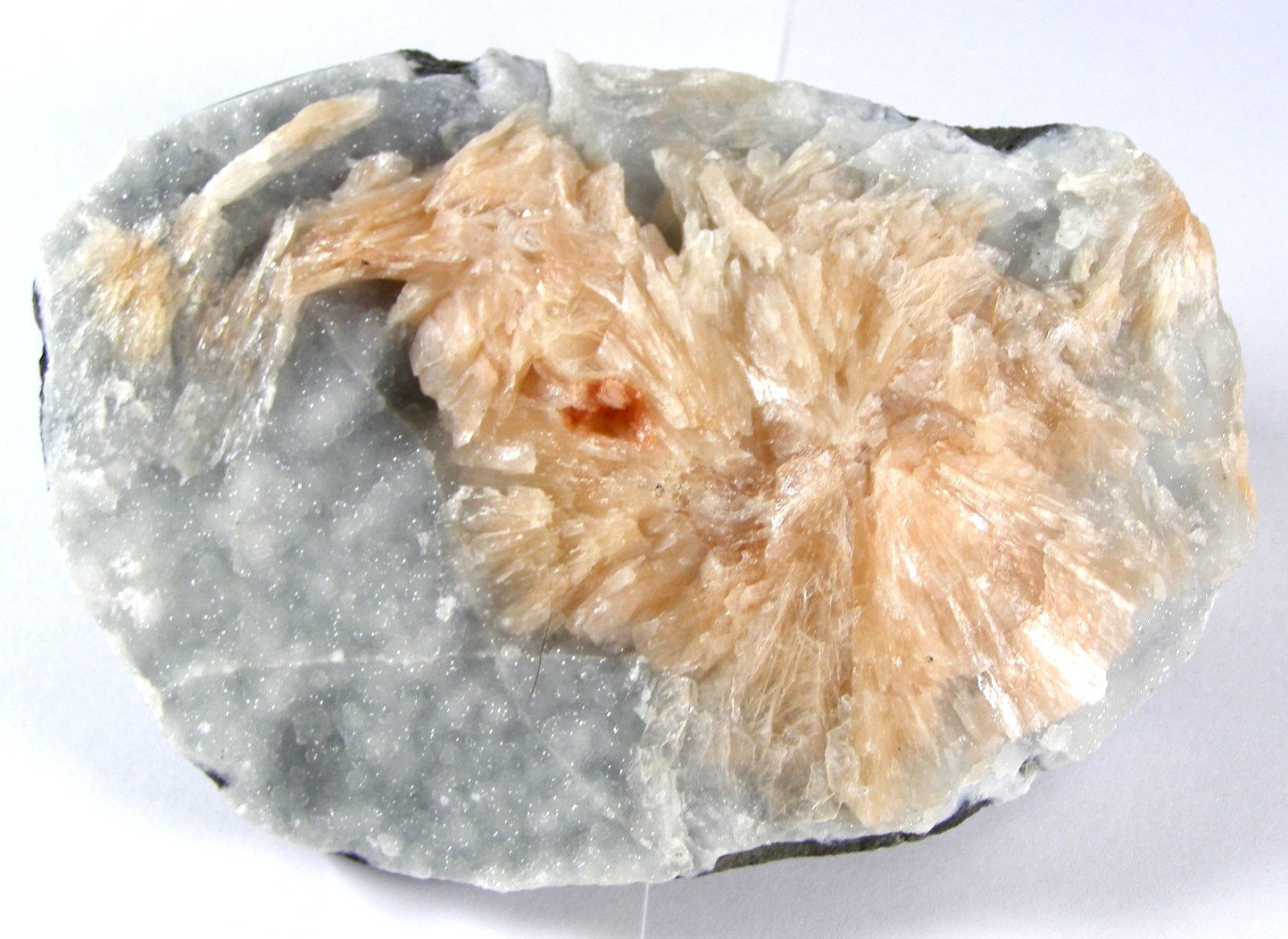 GORGEOUS STILBITE “FLOWER” CLUSTER ON APOPHYLLITE 10.5 x 7.3 x 4.5 cms 418 gms
