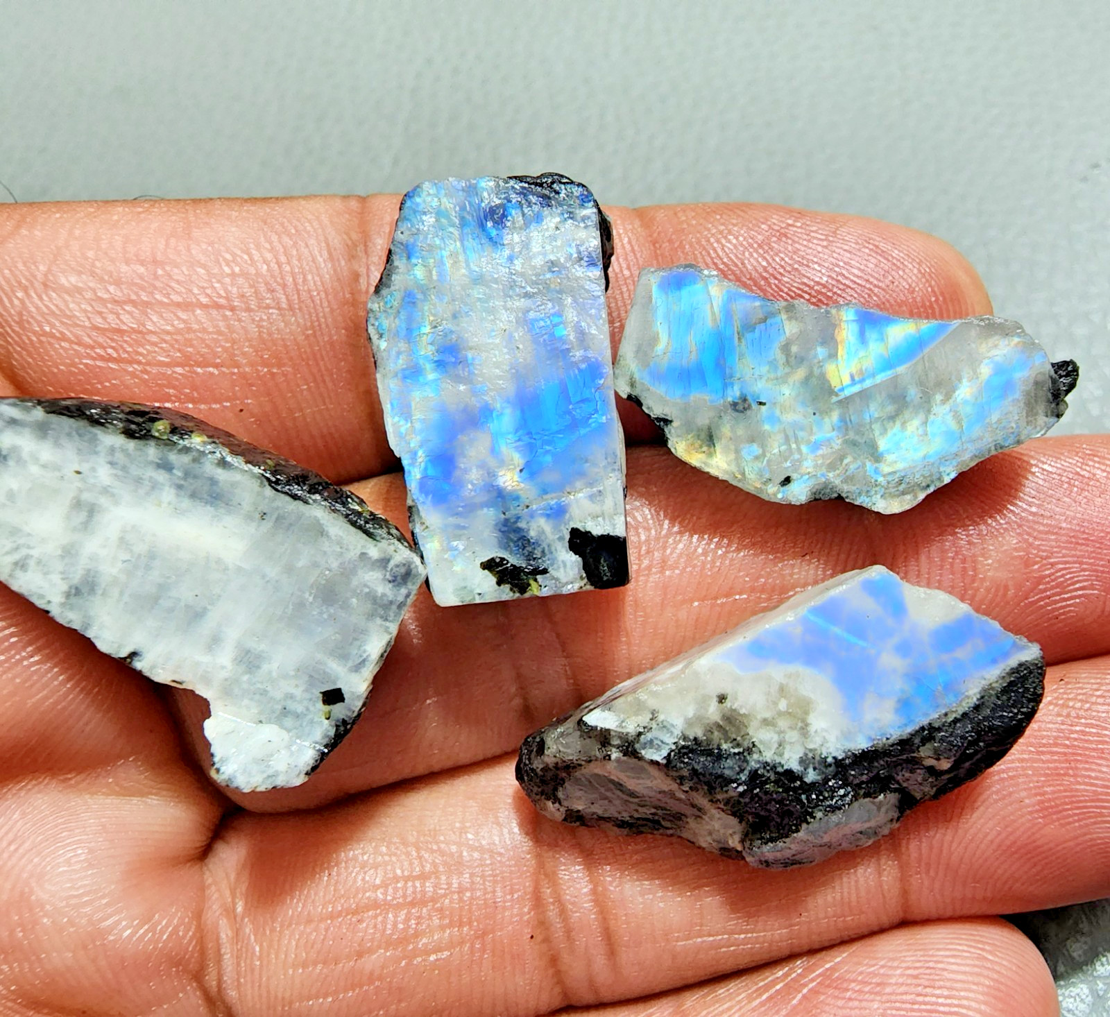 4 pcs AAA+ Quality White Rainbow Moonstone Power Blue Fire Rough Loose Gemstone