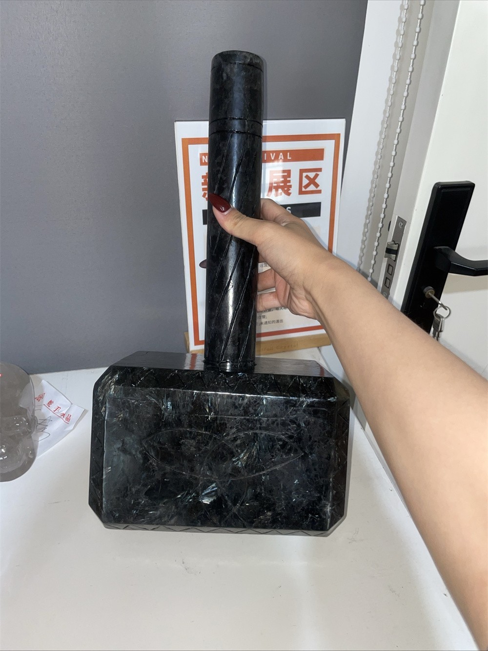 28.4LB 16.3″ Natural Garnet Large Hammer Crystal Heal Carving Quartz Decor