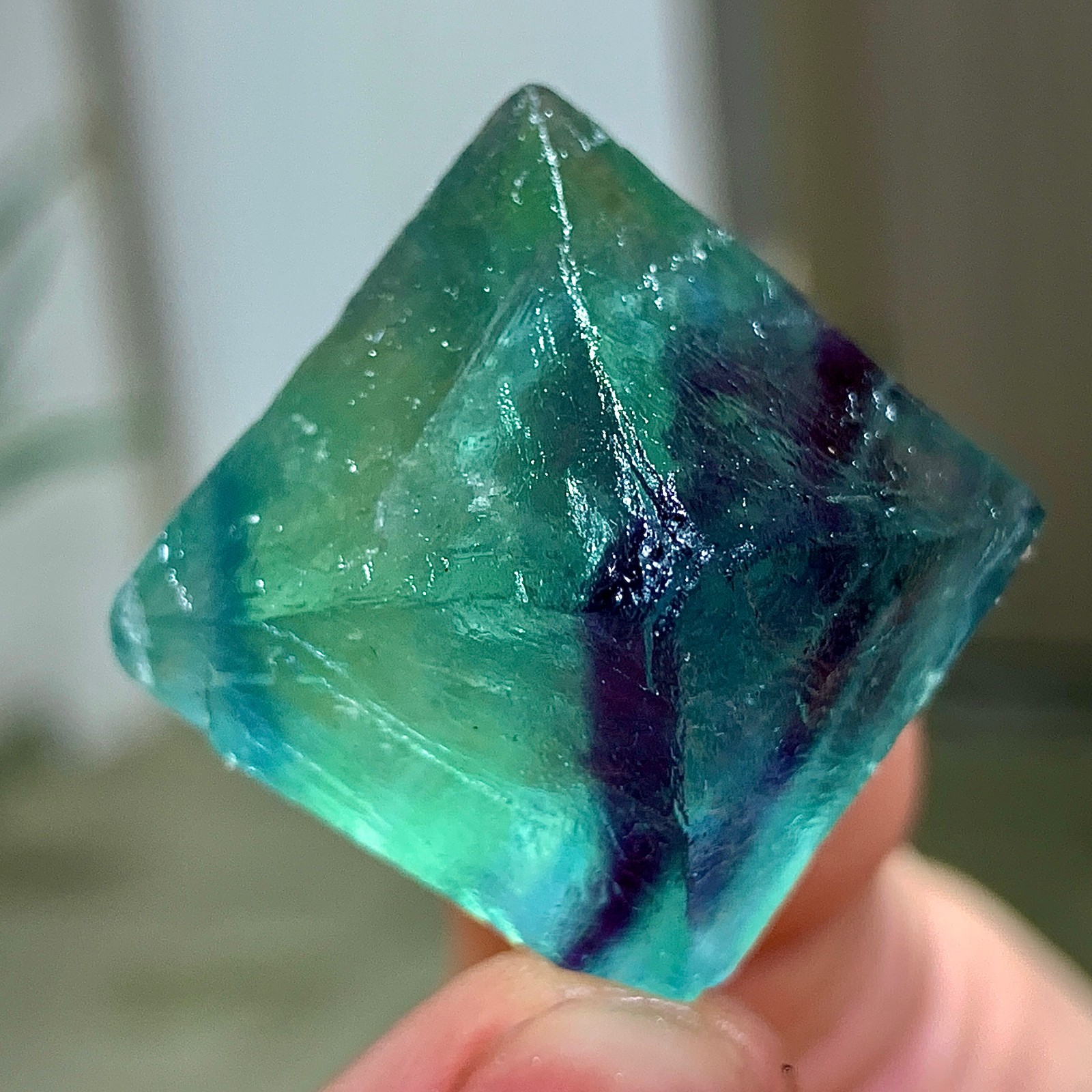 21G Natural green fluorite octahedron quartz crystal healing