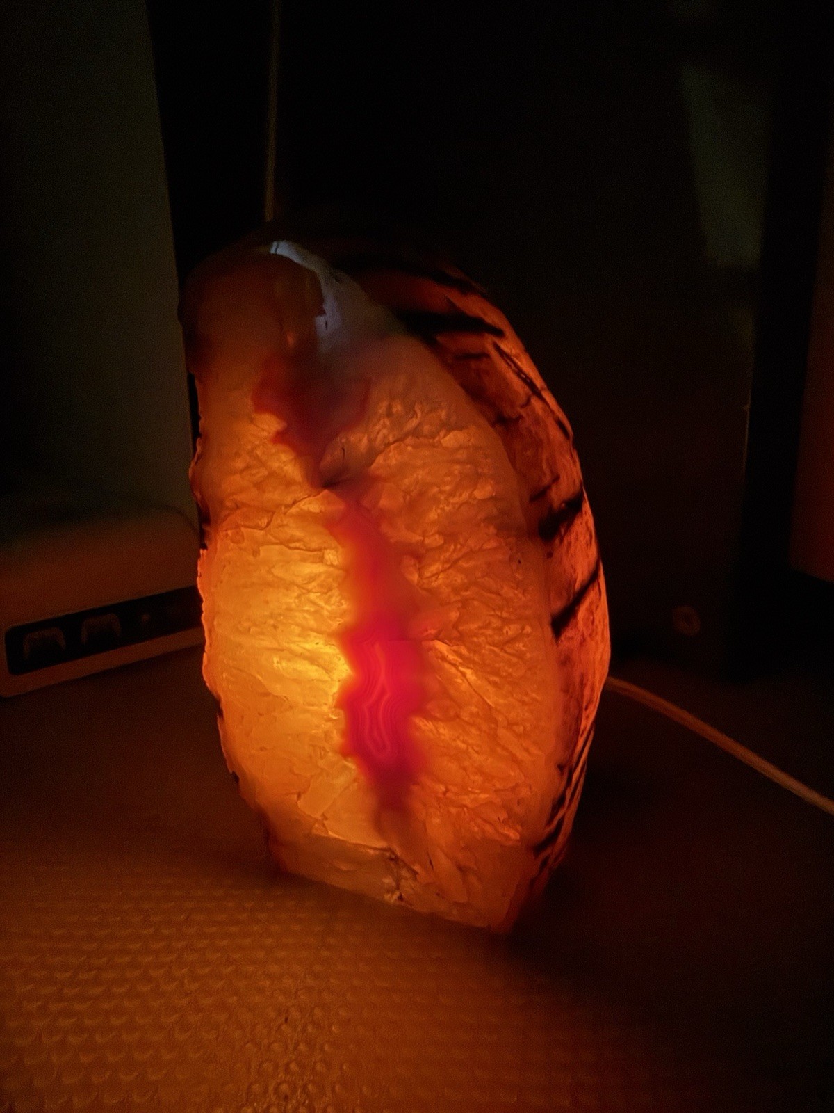 Polished And Natural Edge Crystal Agate Lamp. Excellent Condition.