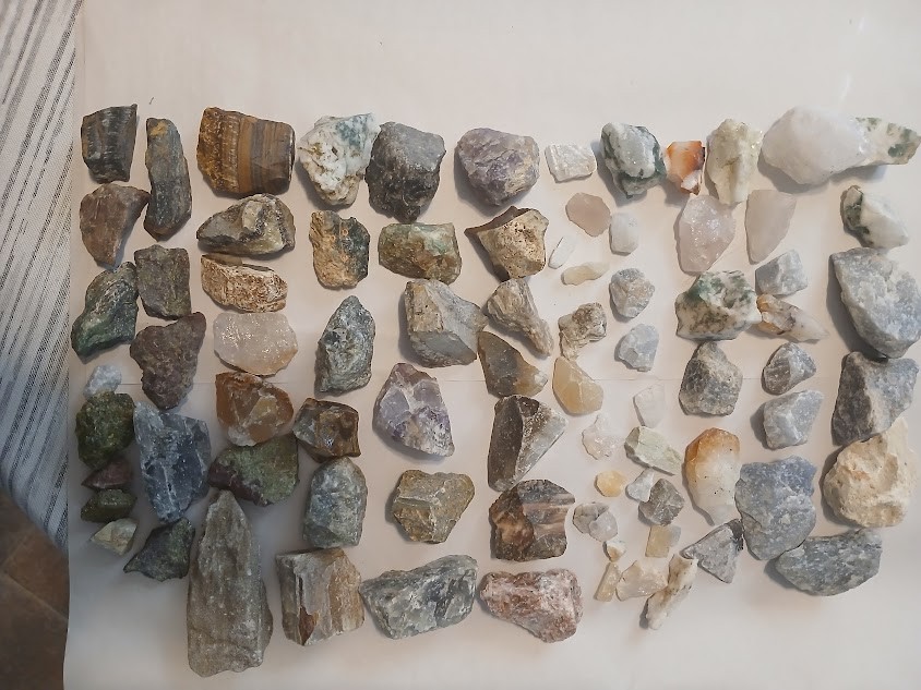 Mega 6LB (Over 250 pcs!) Natural Crystals Mineral Mixed Gemstones + BONUS LOOK!!