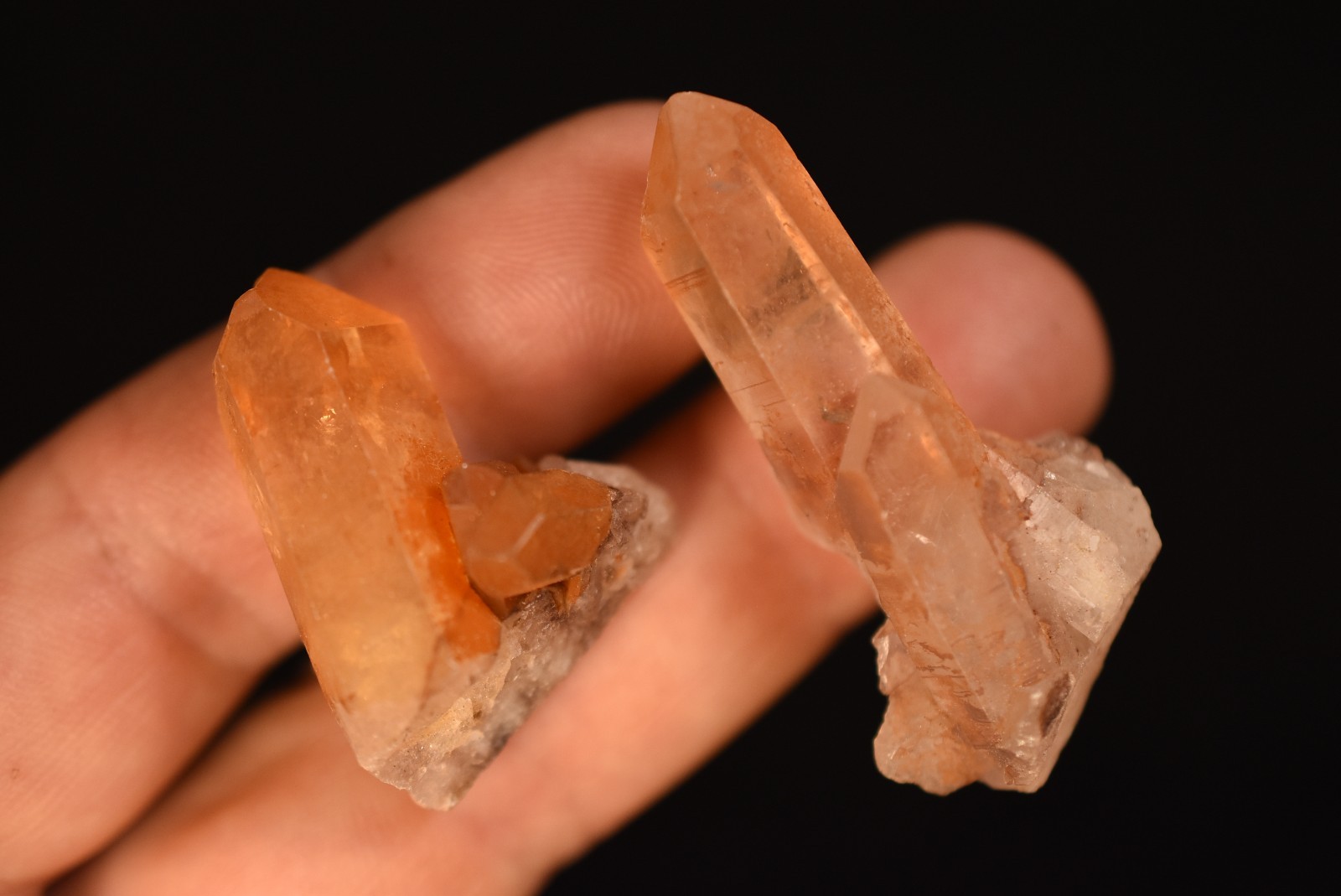 2 *TANGERINE QUARTZ* Crystals 3-4cm 23.8g Natural Stone, Trauma Shock