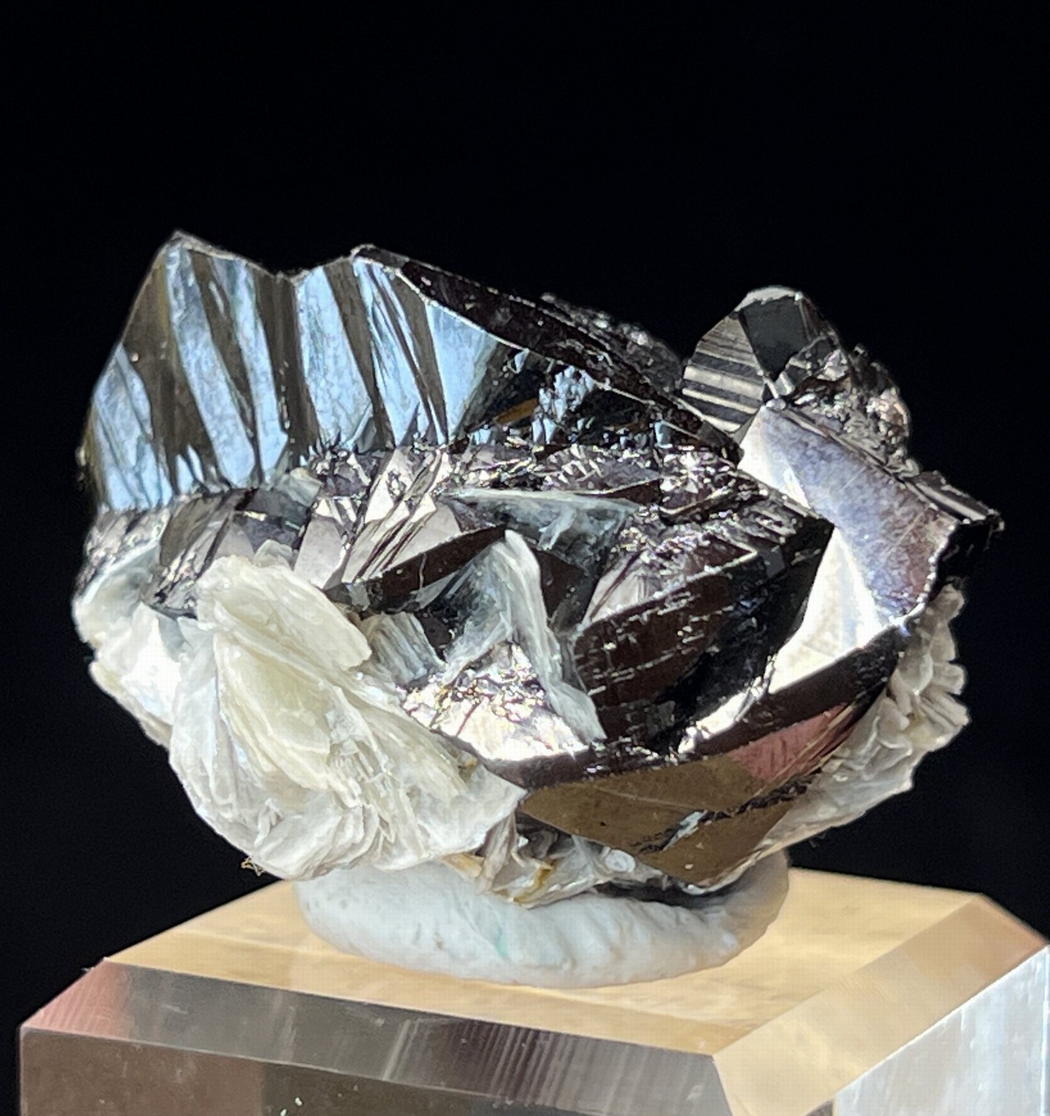 36mm 60g Bright Cassiterite with Muscovite, Natural Mineral Specimen
