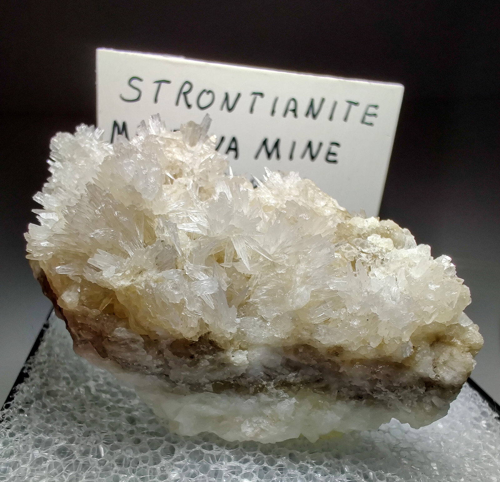 Strontianite crystals, excellent specimen! UV. Minerva Mine, Illinois. 6 cm.