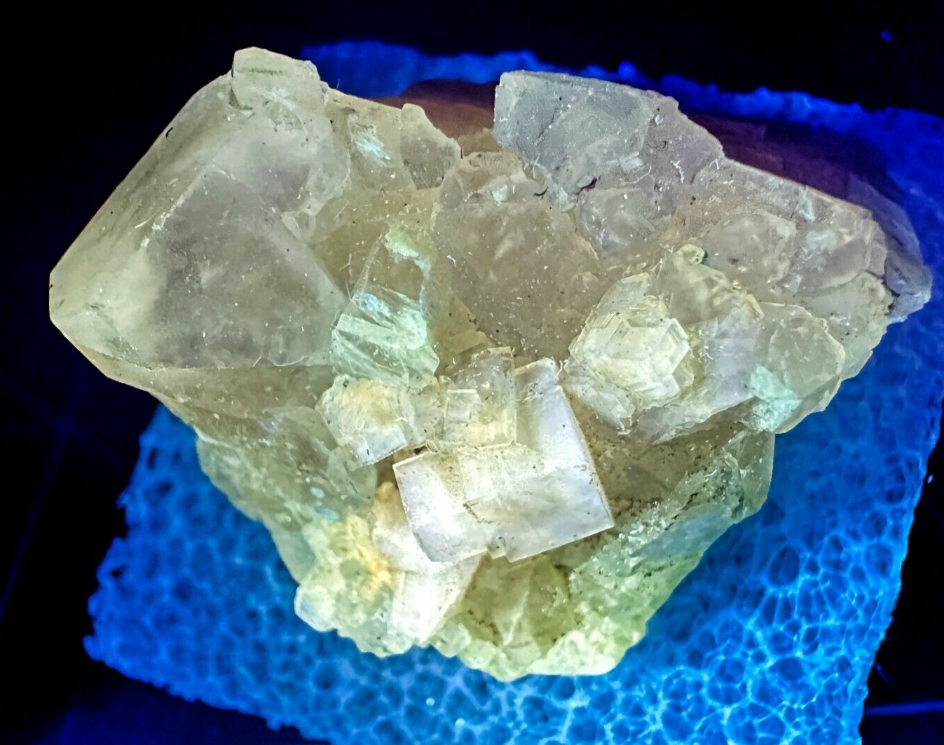 ➤ 1-1/8″ CALCITE & FLUORITE CRYSTAL CLUSTER – Norristown Indiana VIDEO➤669