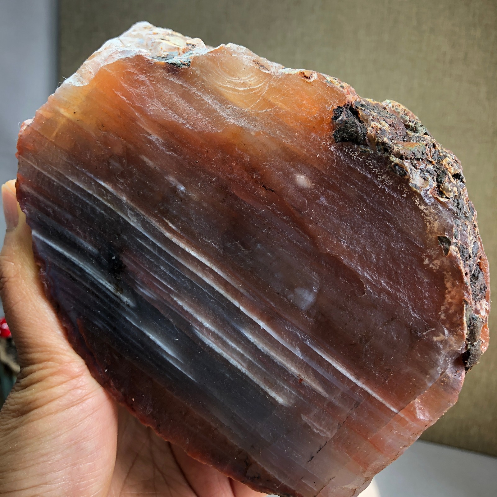 137mm Natural agate stone uncut block original Crystal specimens 1.92kg A3635