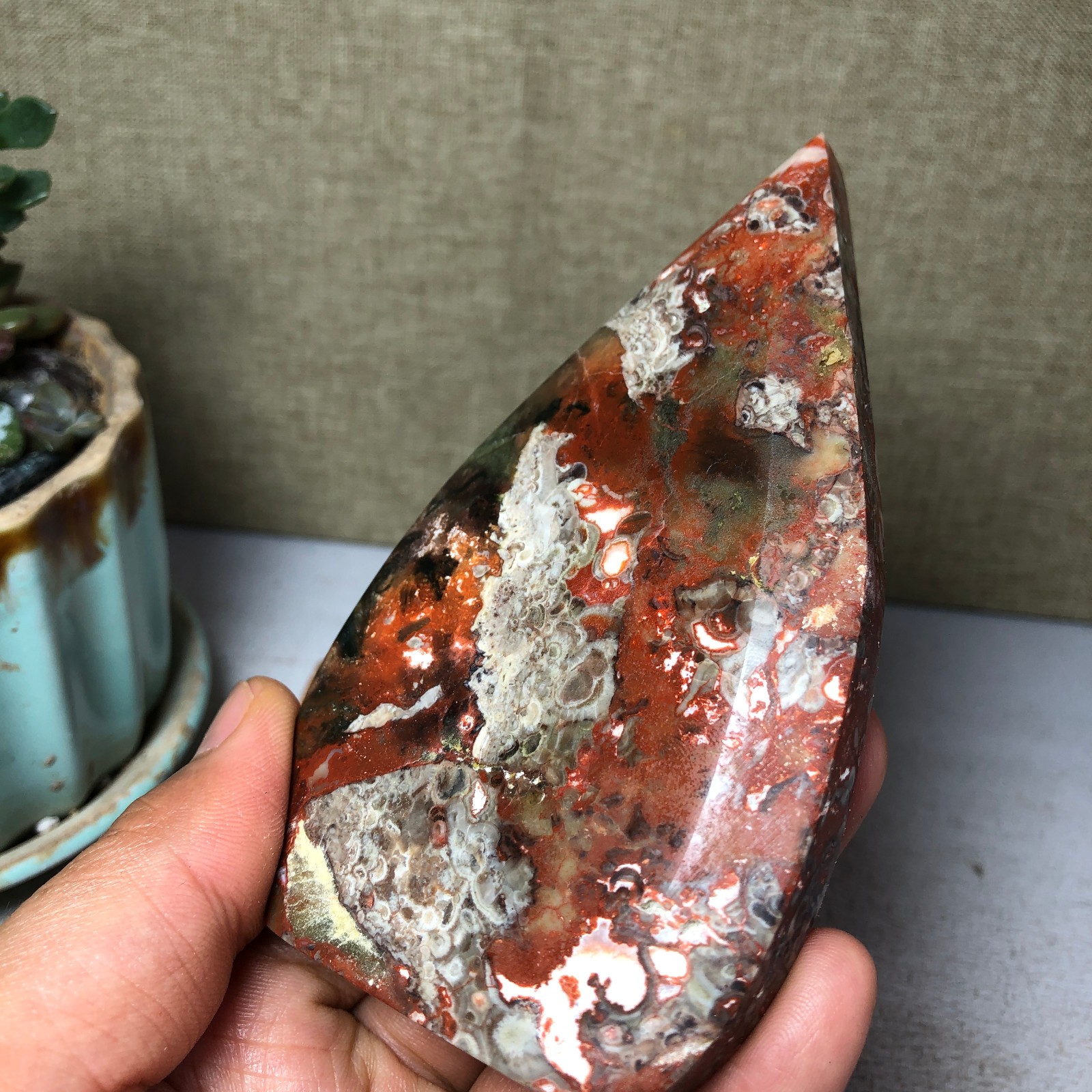 Natural l Indonesian Bloodstone agate point leaf Crystal specimens 165g A4928