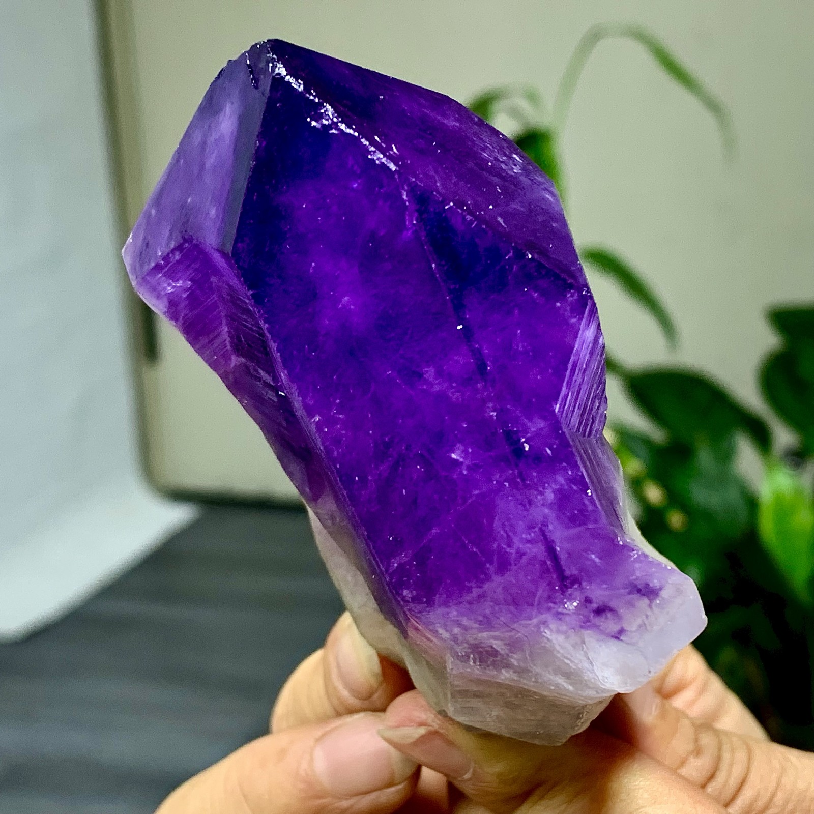 375G Natural Amethyst Quartz Crystal Single-End Terminated Wand Point Healing