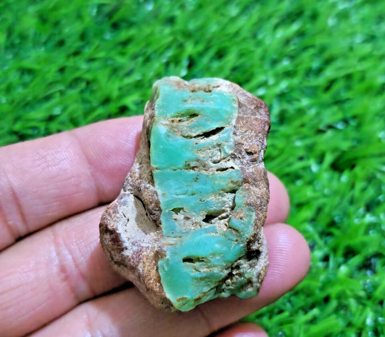 Beautiful Unique Chrysoprase Rough Stone 200 Crt Size 48x31x20 MM Loose Gemstone